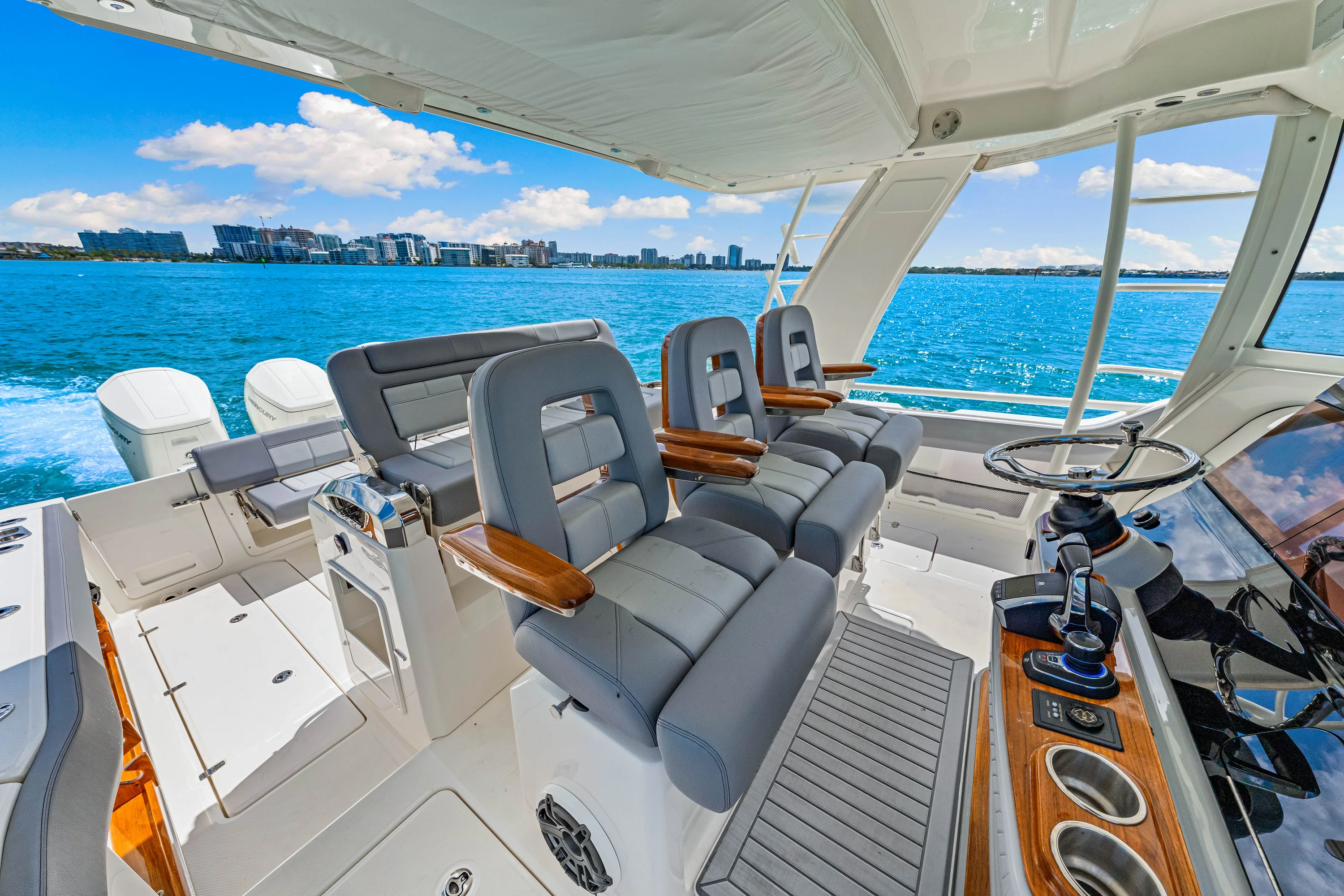 2025 Boston Whaler 420 Outrage Image Thumbnail #13
