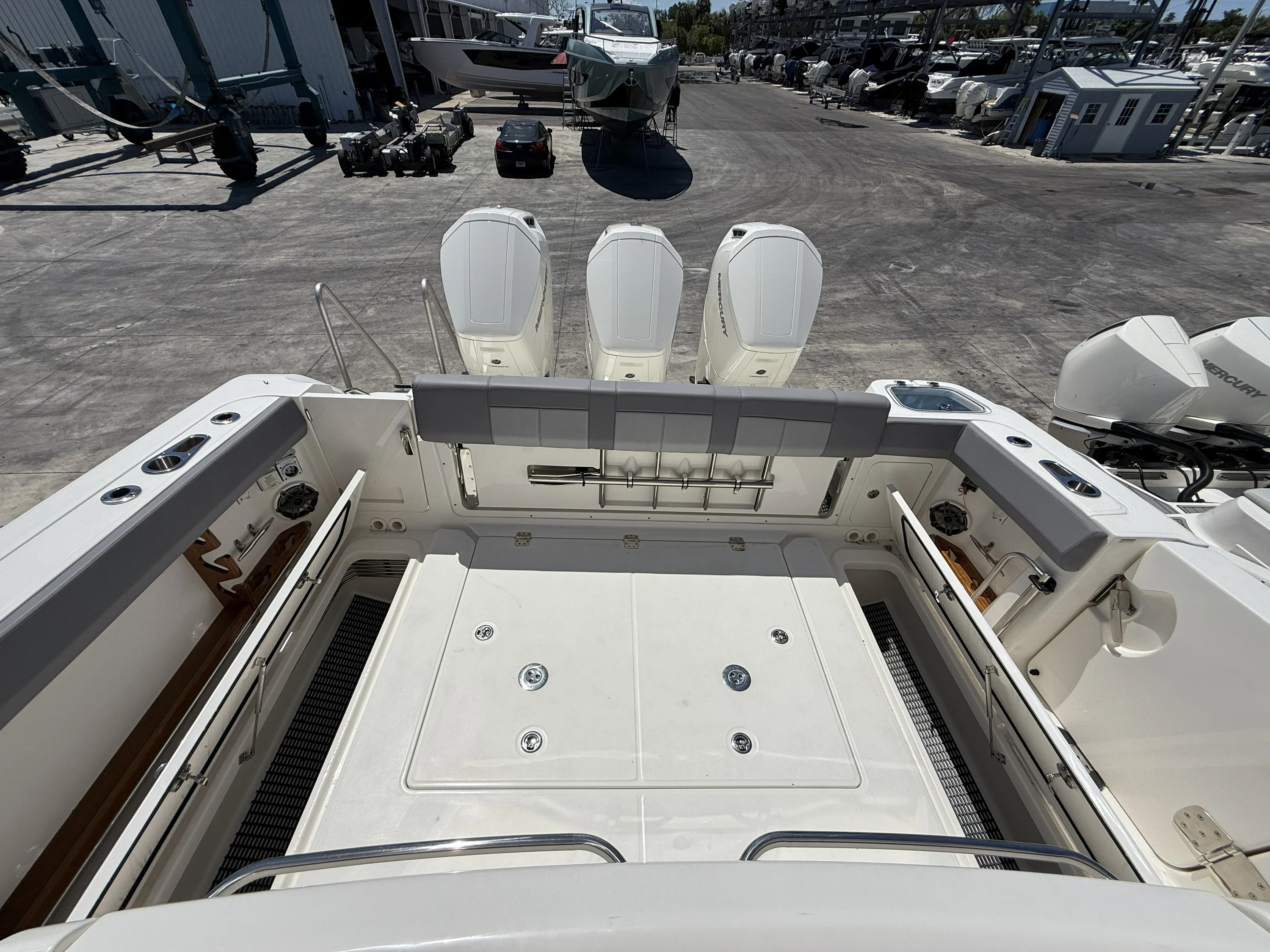 2025 Boston Whaler 420 Outrage Image Thumbnail #35