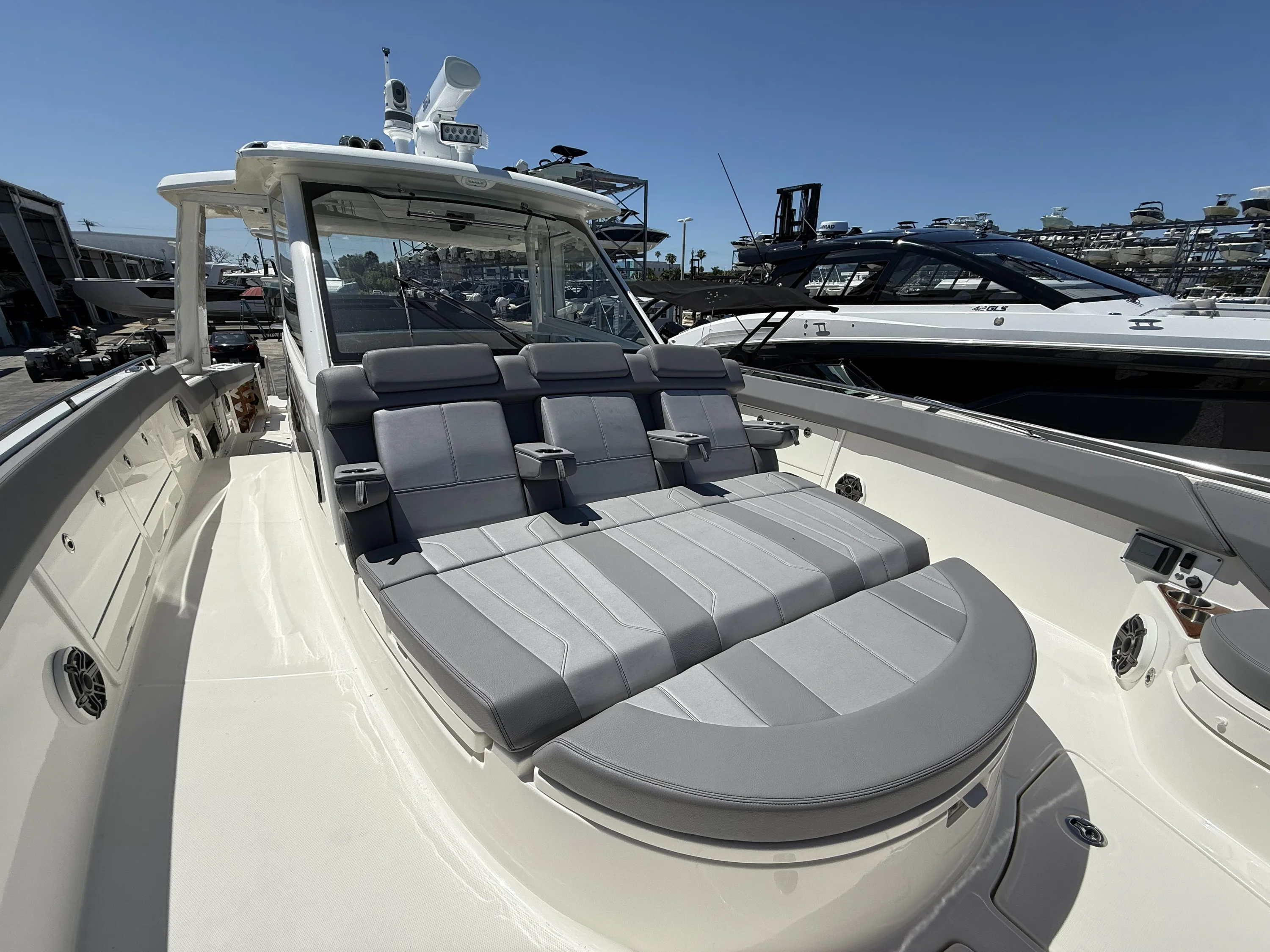 2025 Boston Whaler 420 Outrage Image Thumbnail #13