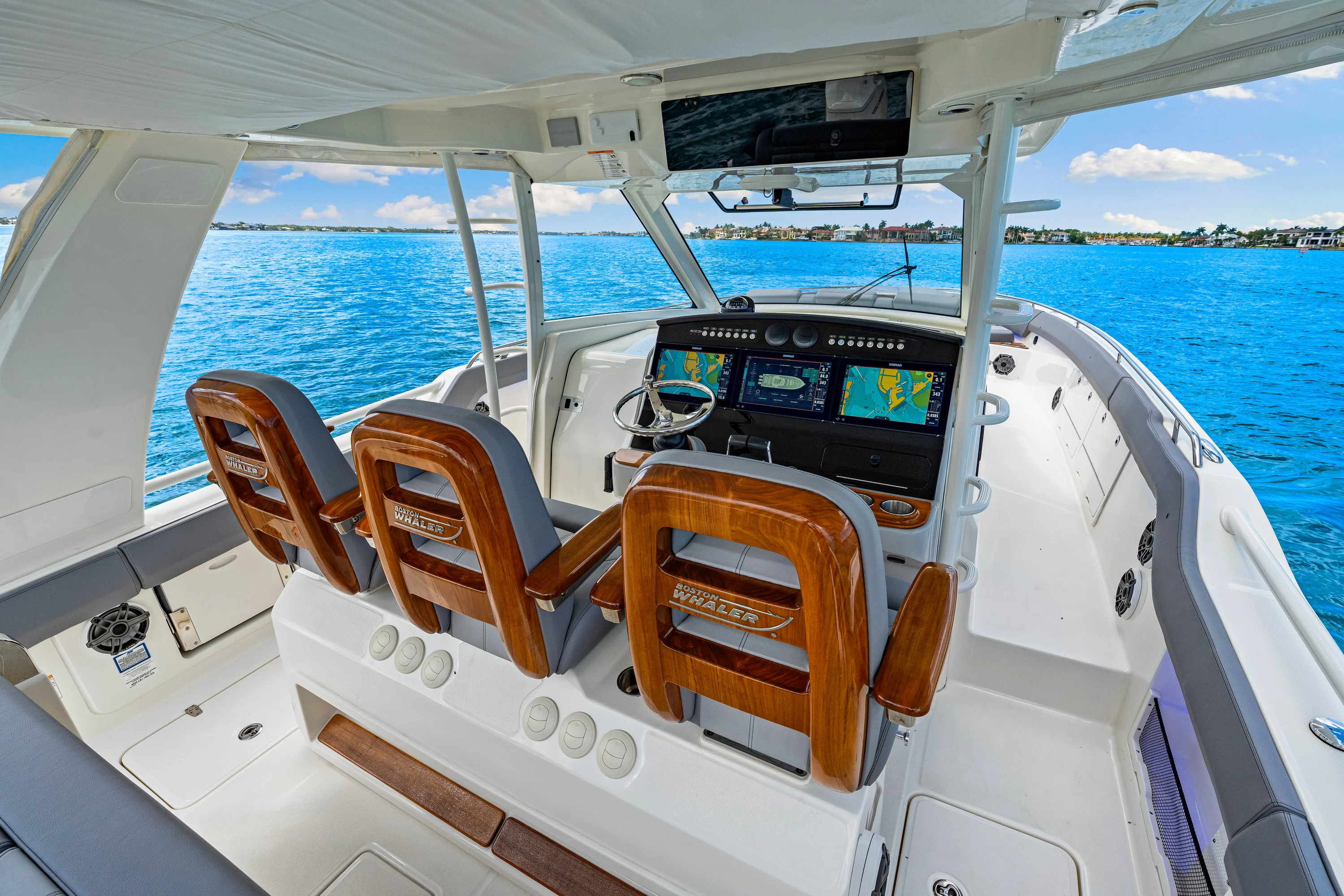 2025 Boston Whaler 420 Outrage Image Thumbnail #9