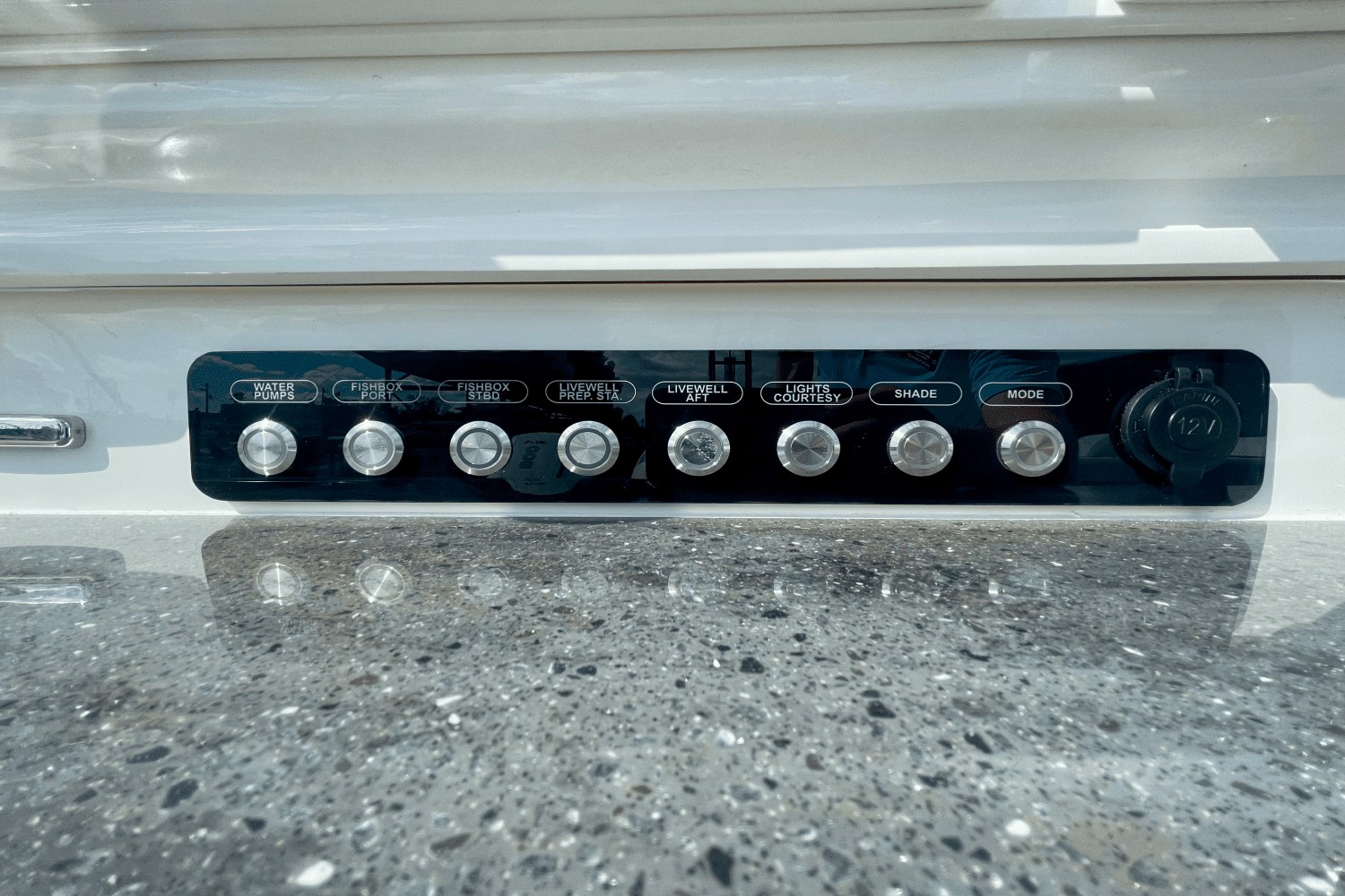 2025 Boston Whaler 420 Outrage Image Thumbnail #18