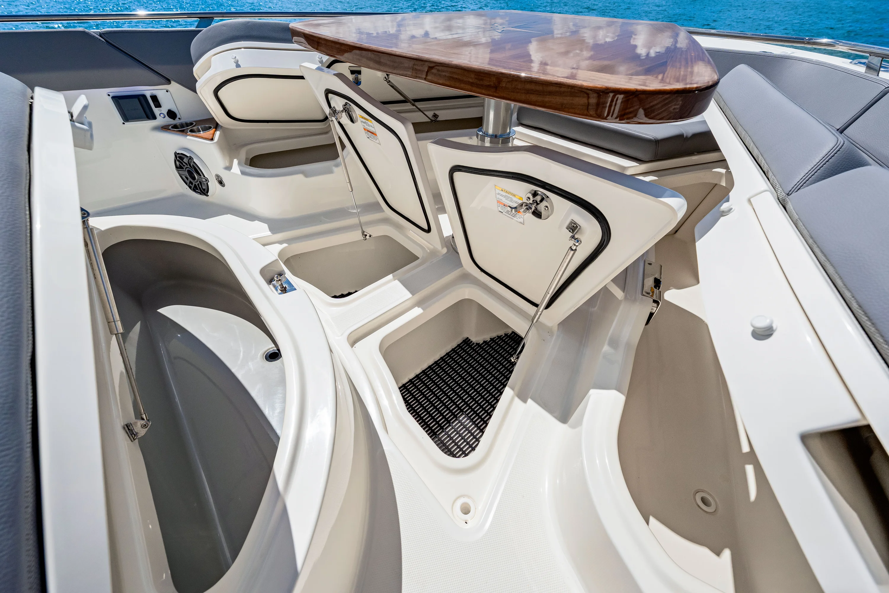 2025 Boston Whaler 420 Outrage Image Thumbnail #26