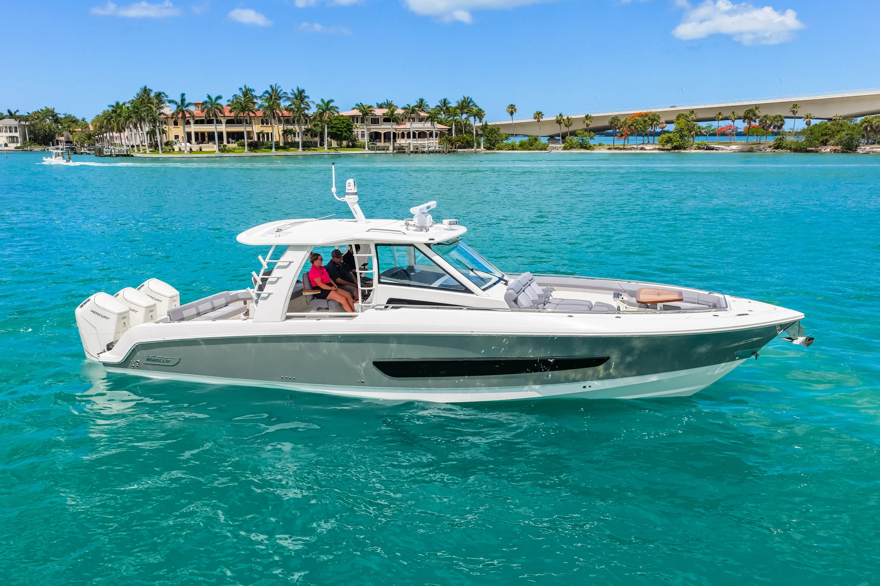 2025 Boston Whaler 420 Outrage Image Thumbnail #1