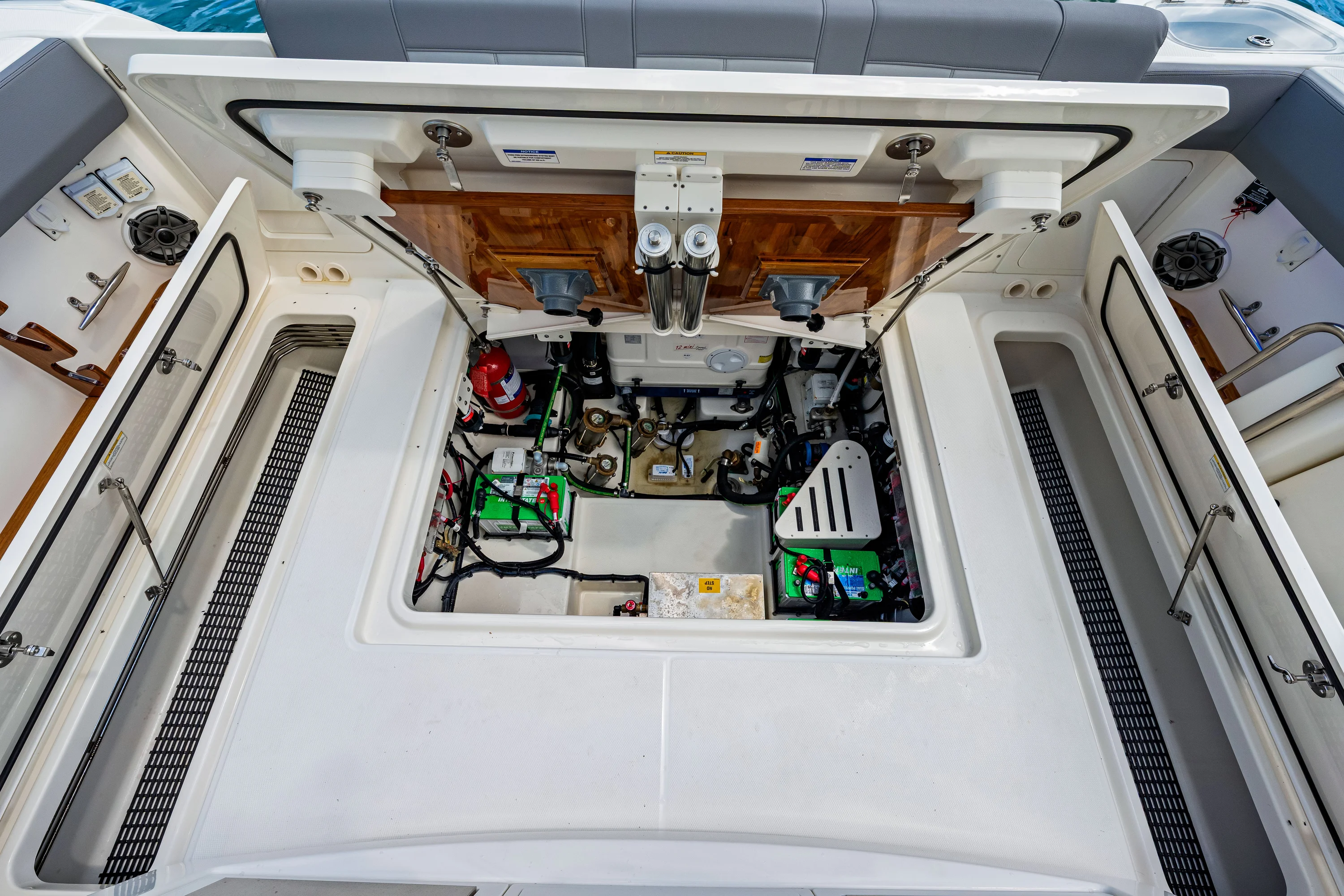2025 Boston Whaler 420 Outrage Image Thumbnail #87