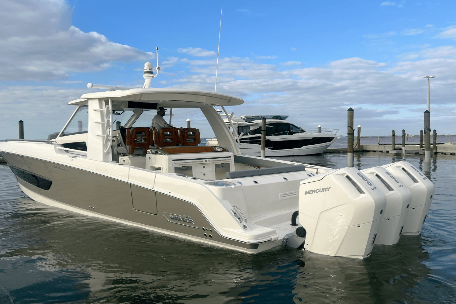 2025 Boston Whaler 420 Outrage Image Thumbnail #6