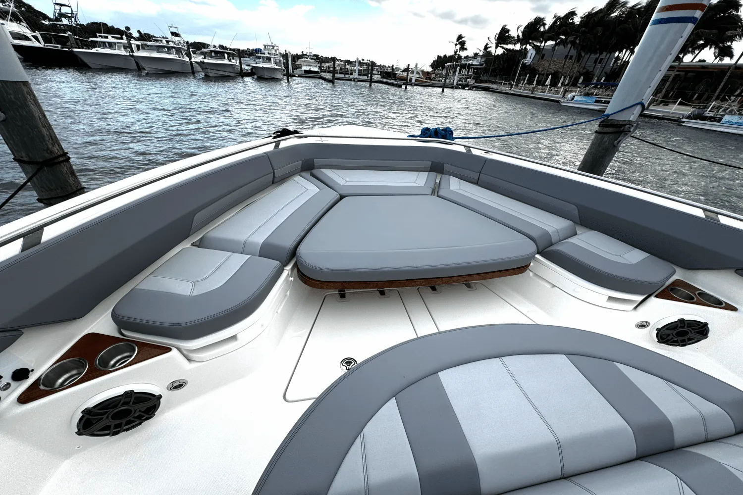 2025 Boston Whaler 420 Outrage Image Thumbnail #23