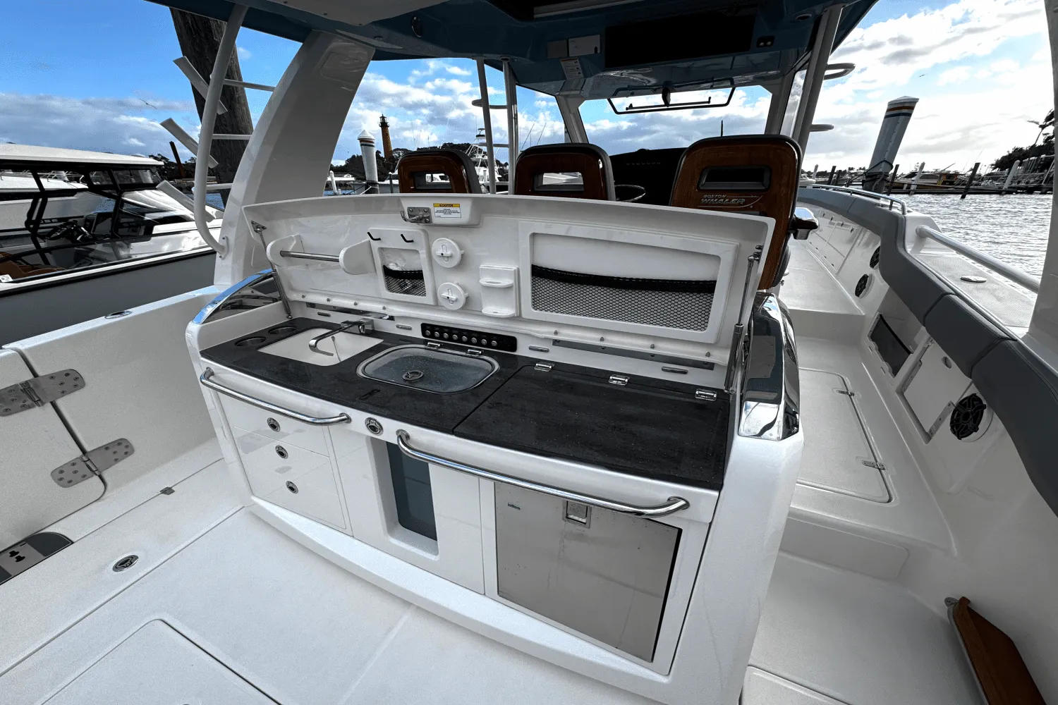 2025 Boston Whaler 420 Outrage Image Thumbnail #9