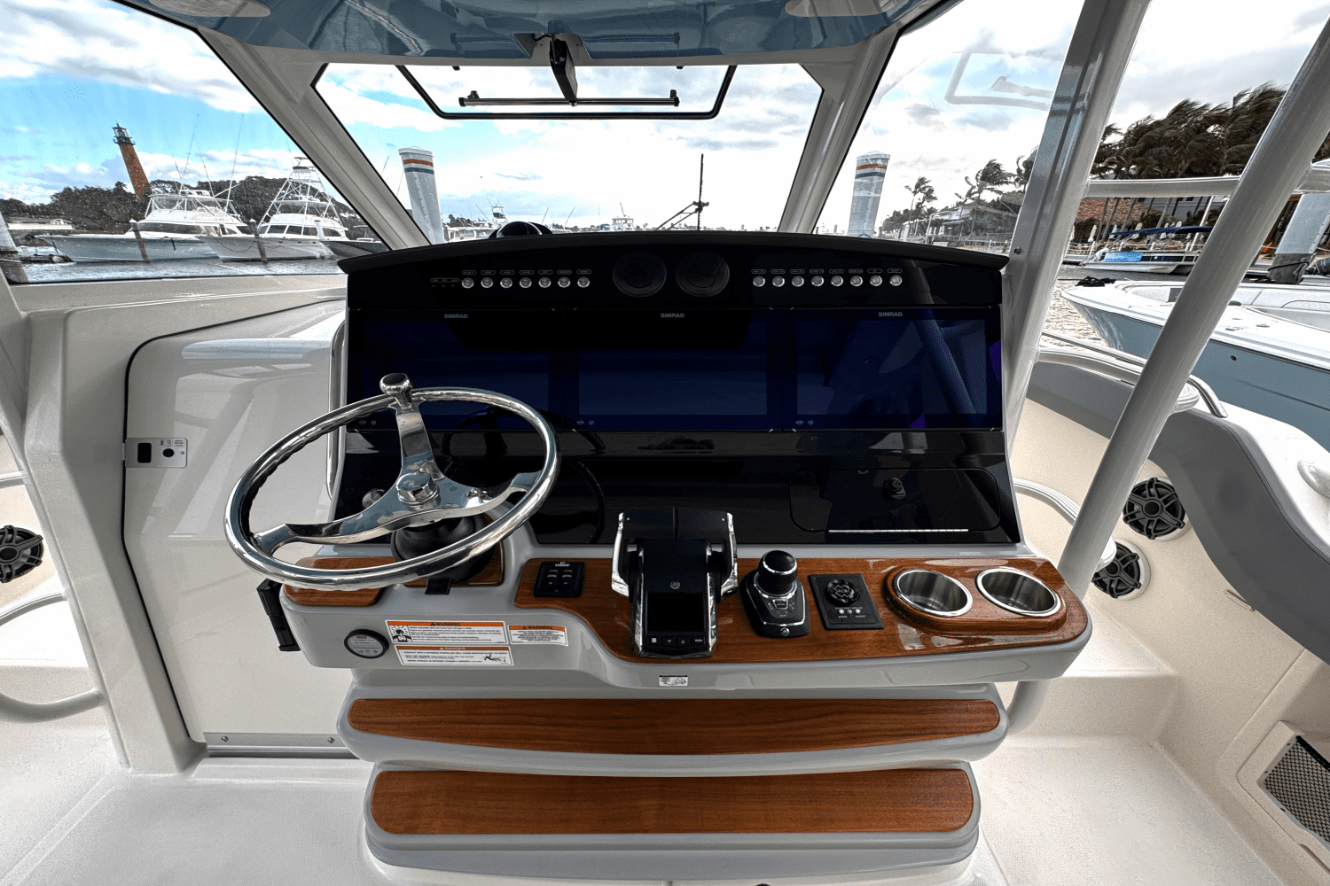 2025 Boston Whaler 420 Outrage Image Thumbnail #18