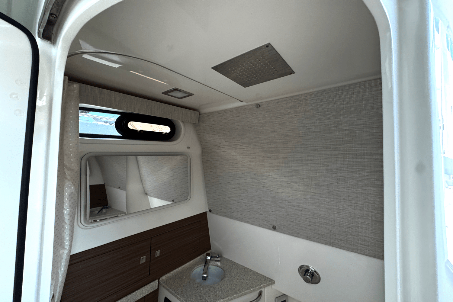 2025 Boston Whaler 420 Outrage Image Thumbnail #30