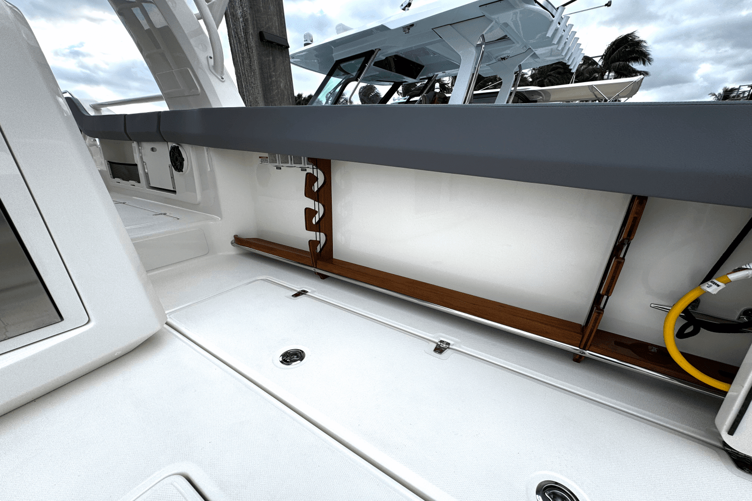 2025 Boston Whaler 420 Outrage Image Thumbnail #12