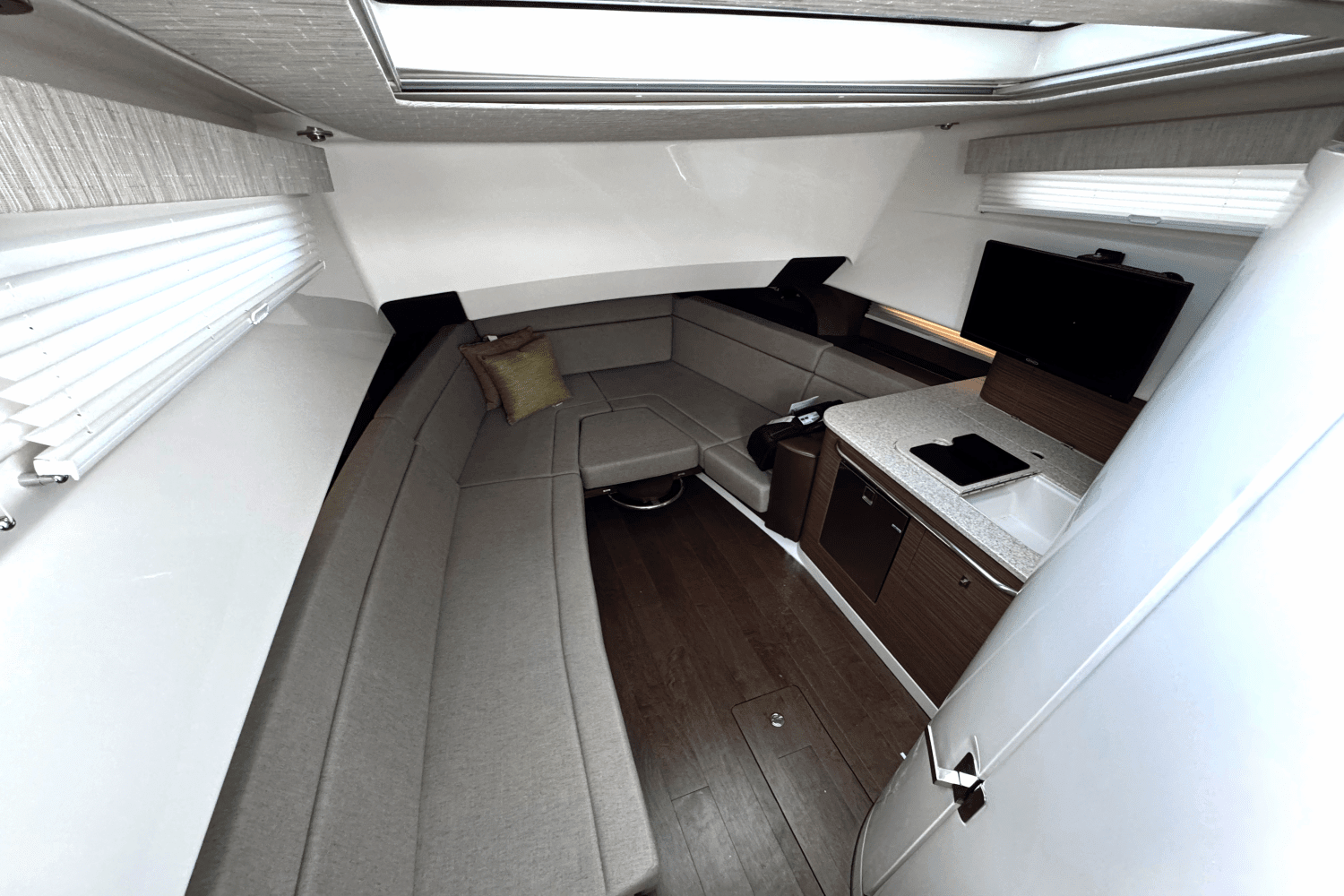 2025 Boston Whaler 420 Outrage Image Thumbnail #34