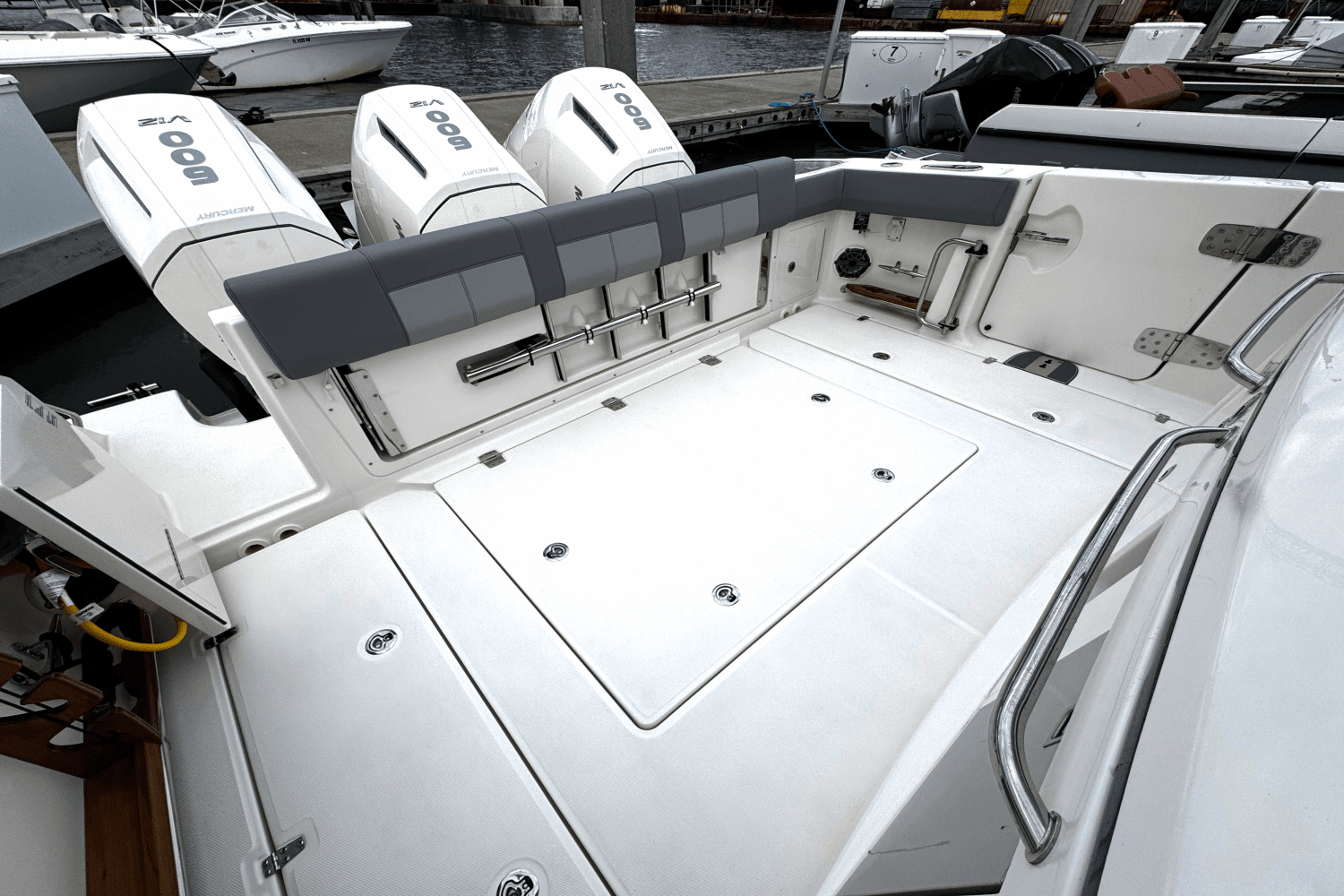 2025 Boston Whaler 420 Outrage Image Thumbnail #4