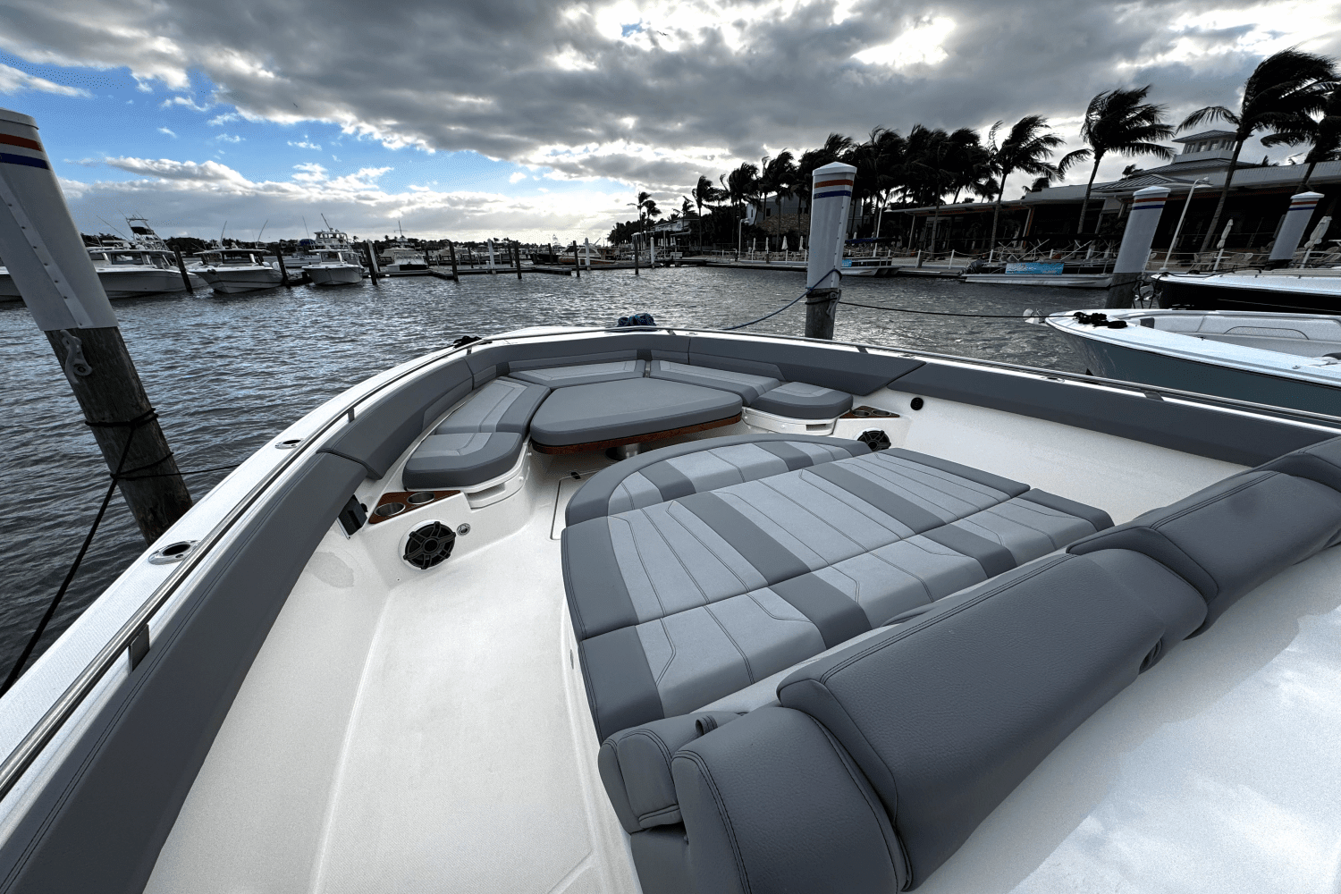 2025 Boston Whaler 420 Outrage Image Thumbnail #22