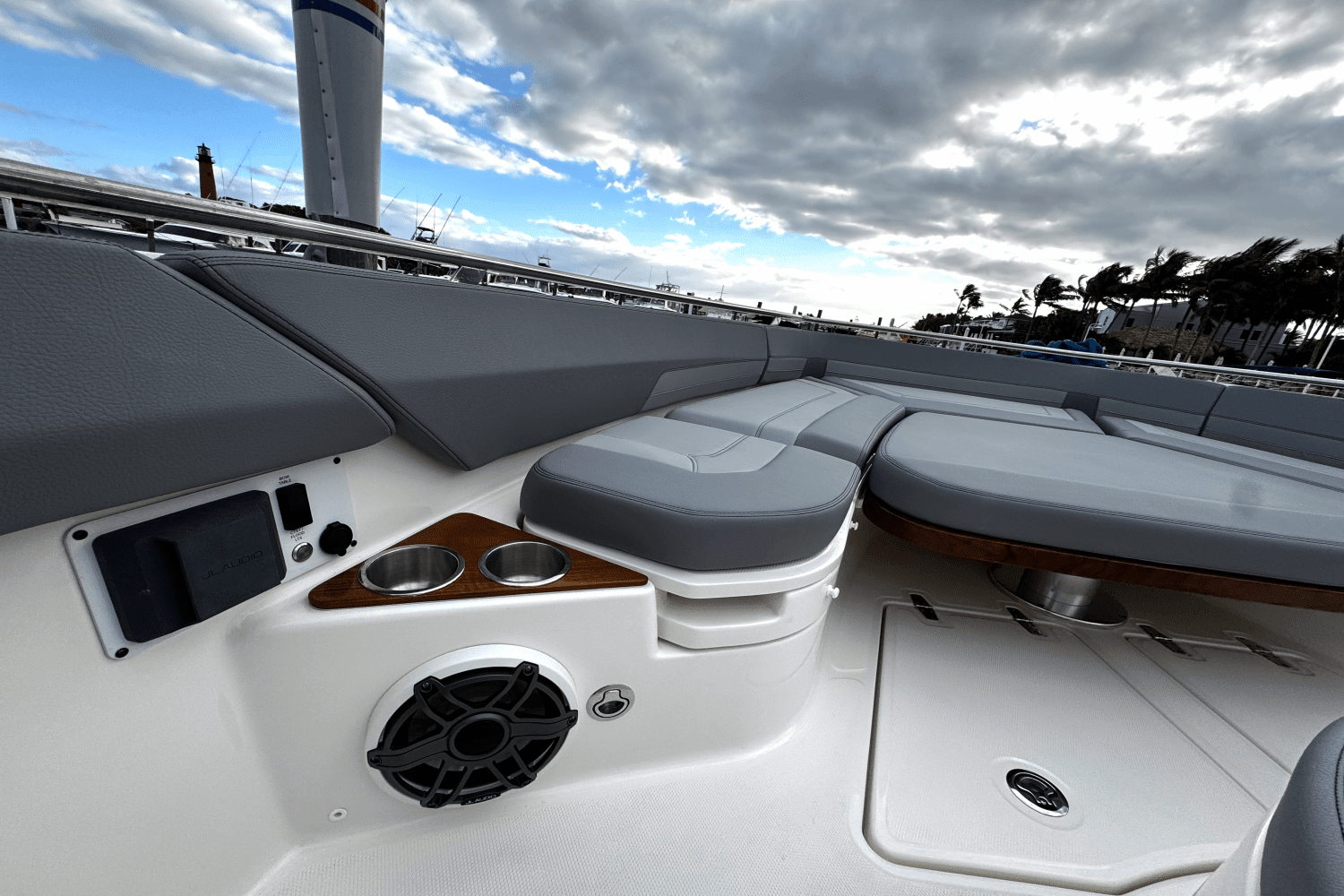 2025 Boston Whaler 420 Outrage Image Thumbnail #27