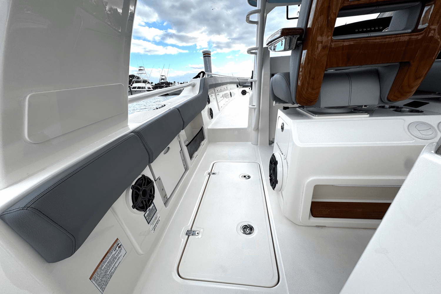 2025 Boston Whaler 420 Outrage Image Thumbnail #41