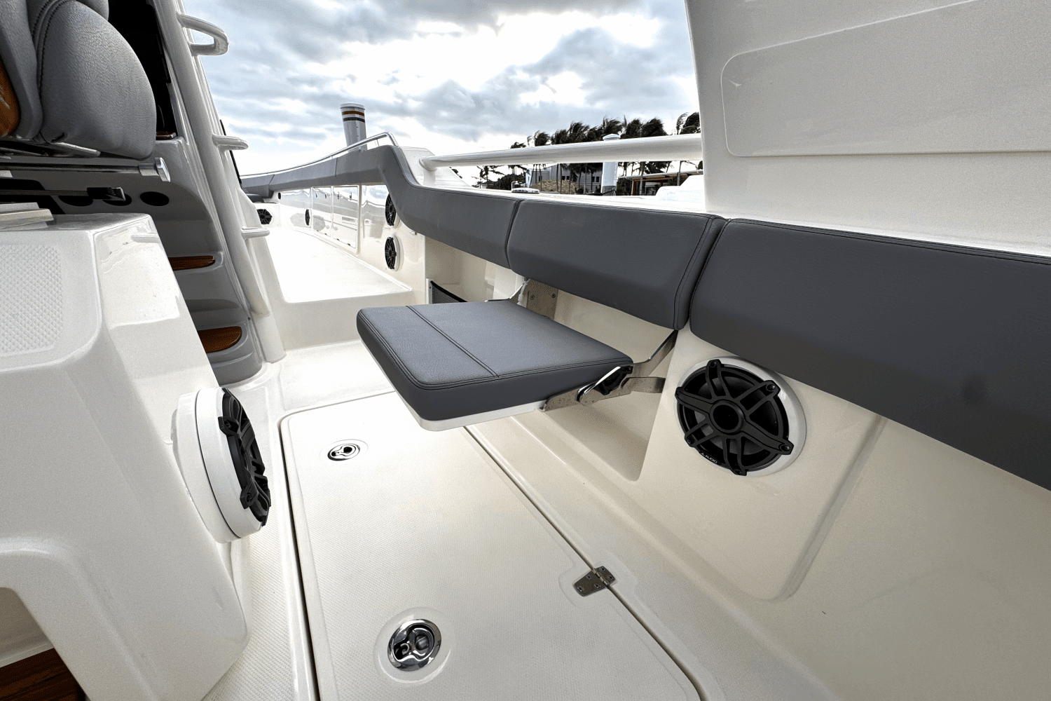 2025 Boston Whaler 420 Outrage Image Thumbnail #11