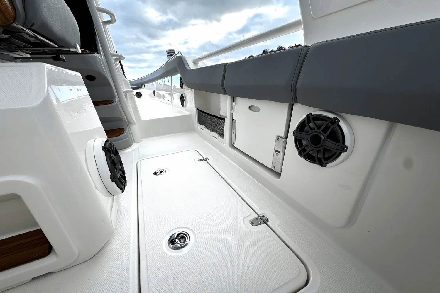2025 Boston Whaler 420 Outrage Image Thumbnail #45