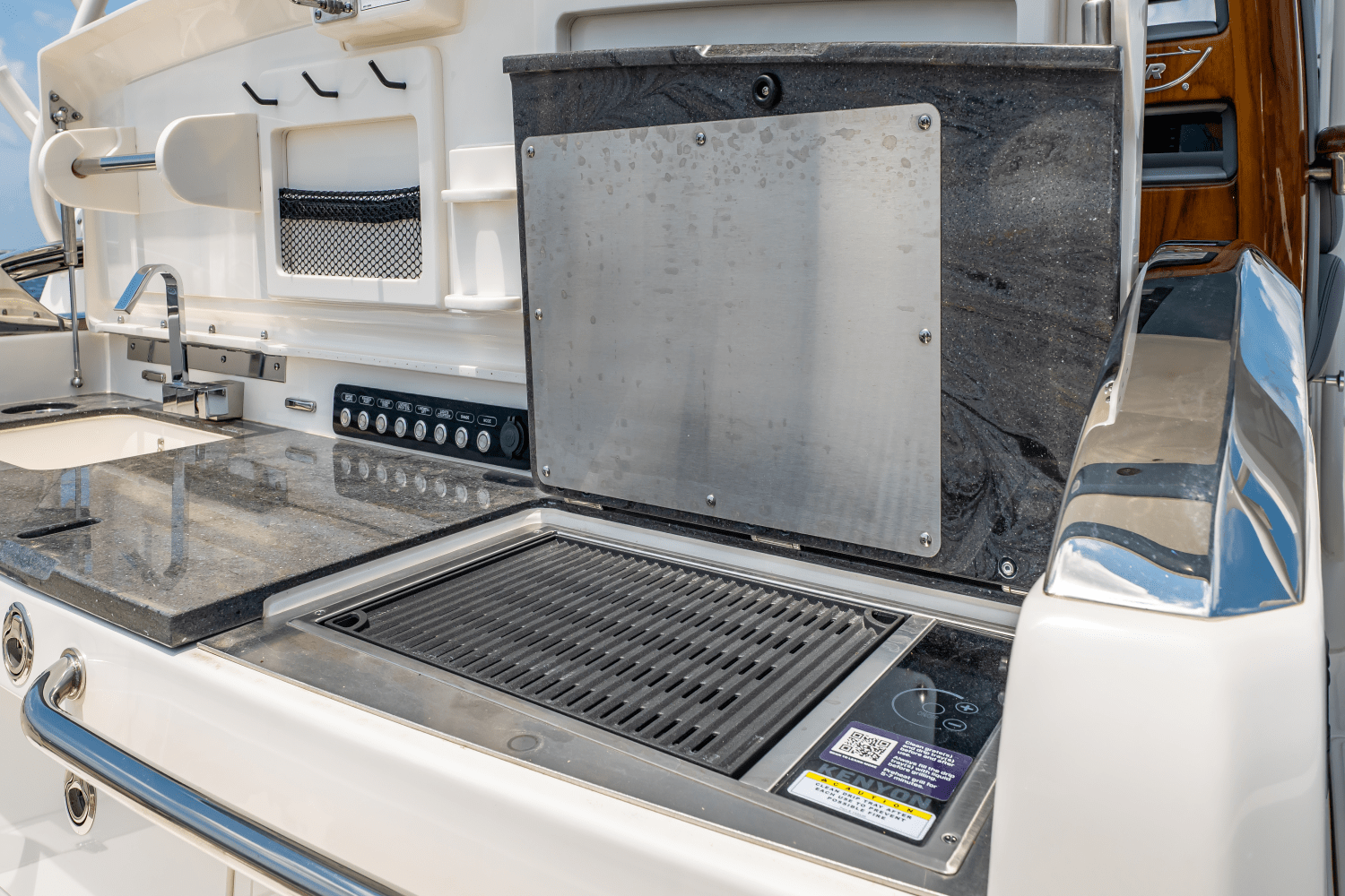 2025 Boston Whaler 420 Outrage Image Thumbnail #35