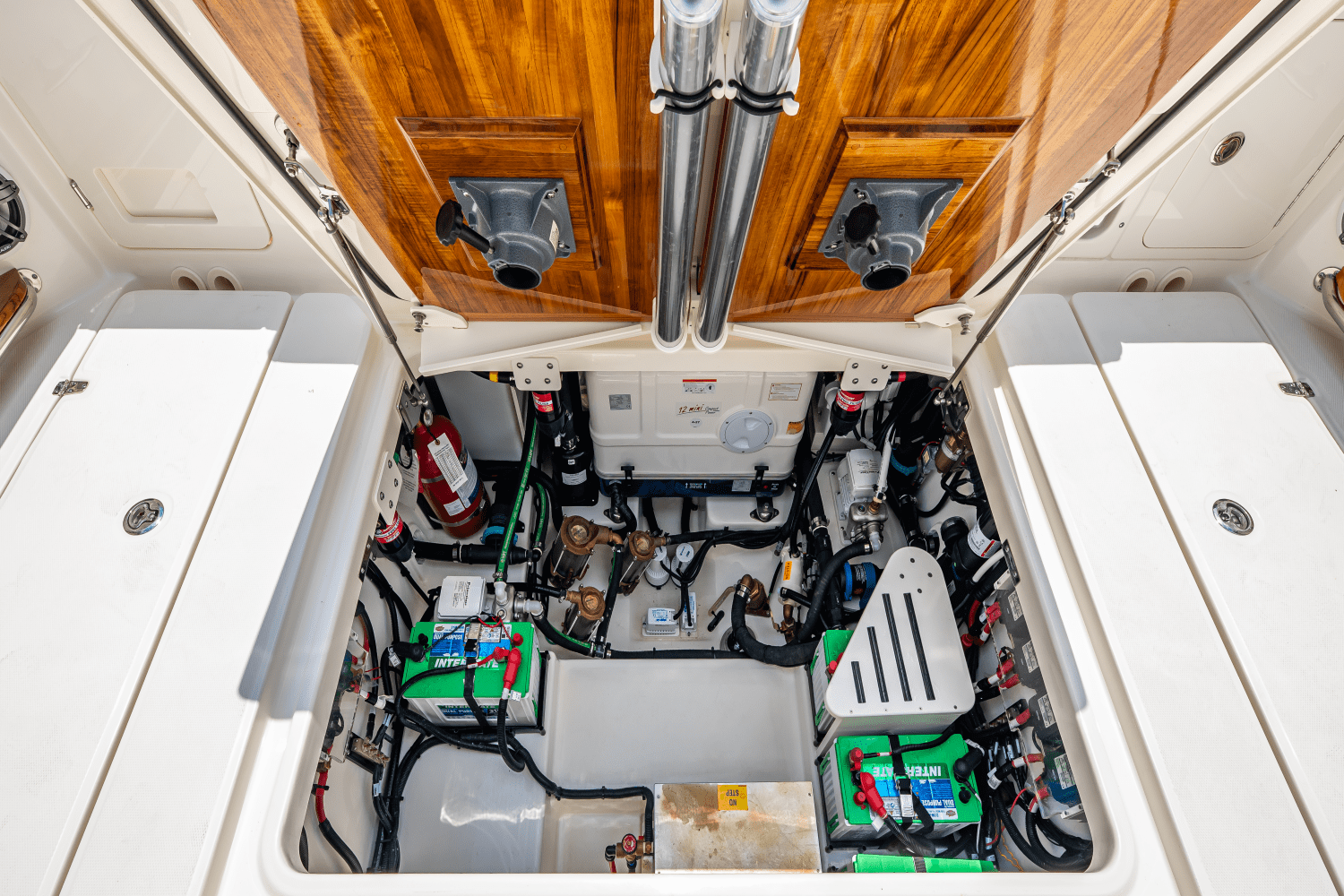 2025 Boston Whaler 420 Outrage Image Thumbnail #28