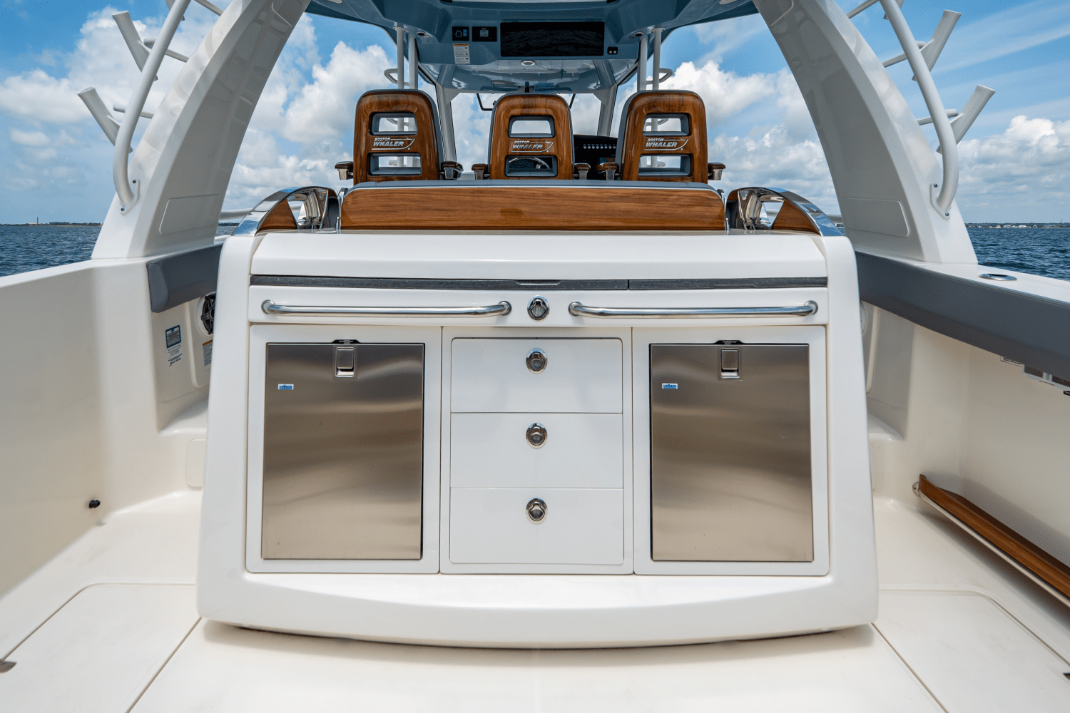 2025 Boston Whaler 420 Outrage Image Thumbnail #32