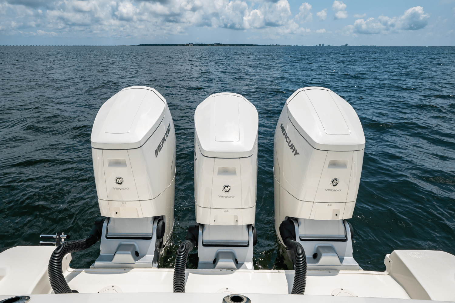 2025 Boston Whaler 420 Outrage Image Thumbnail #23