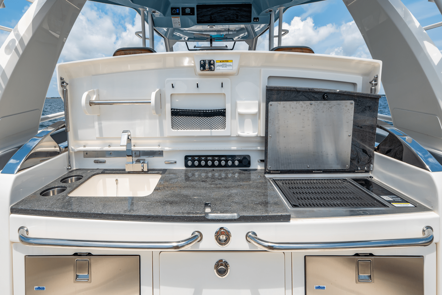 2025 Boston Whaler 420 Outrage Image Thumbnail #33