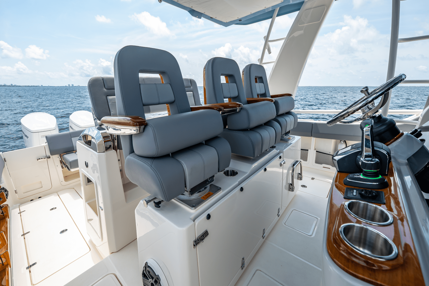 2025 Boston Whaler 420 Outrage Image Thumbnail #44