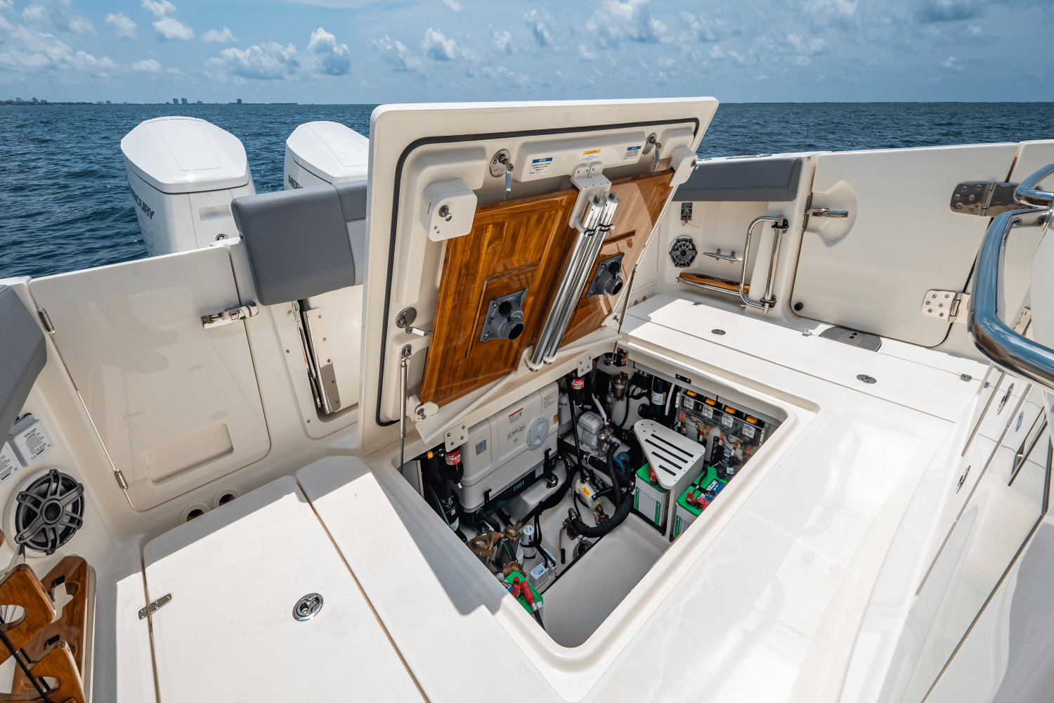 2025 Boston Whaler 420 Outrage Image Thumbnail #27