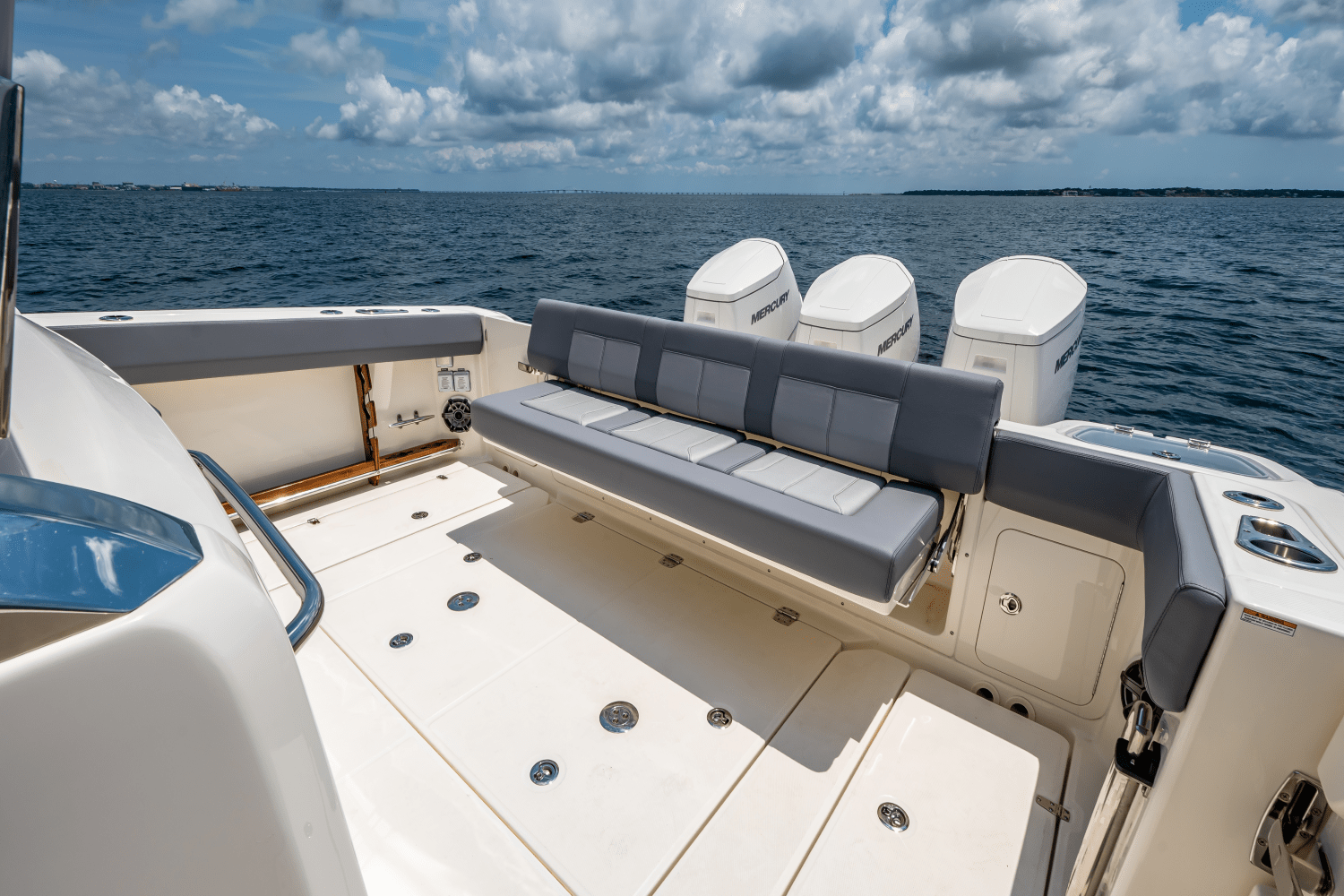 2025 Boston Whaler 420 Outrage Image Thumbnail #25