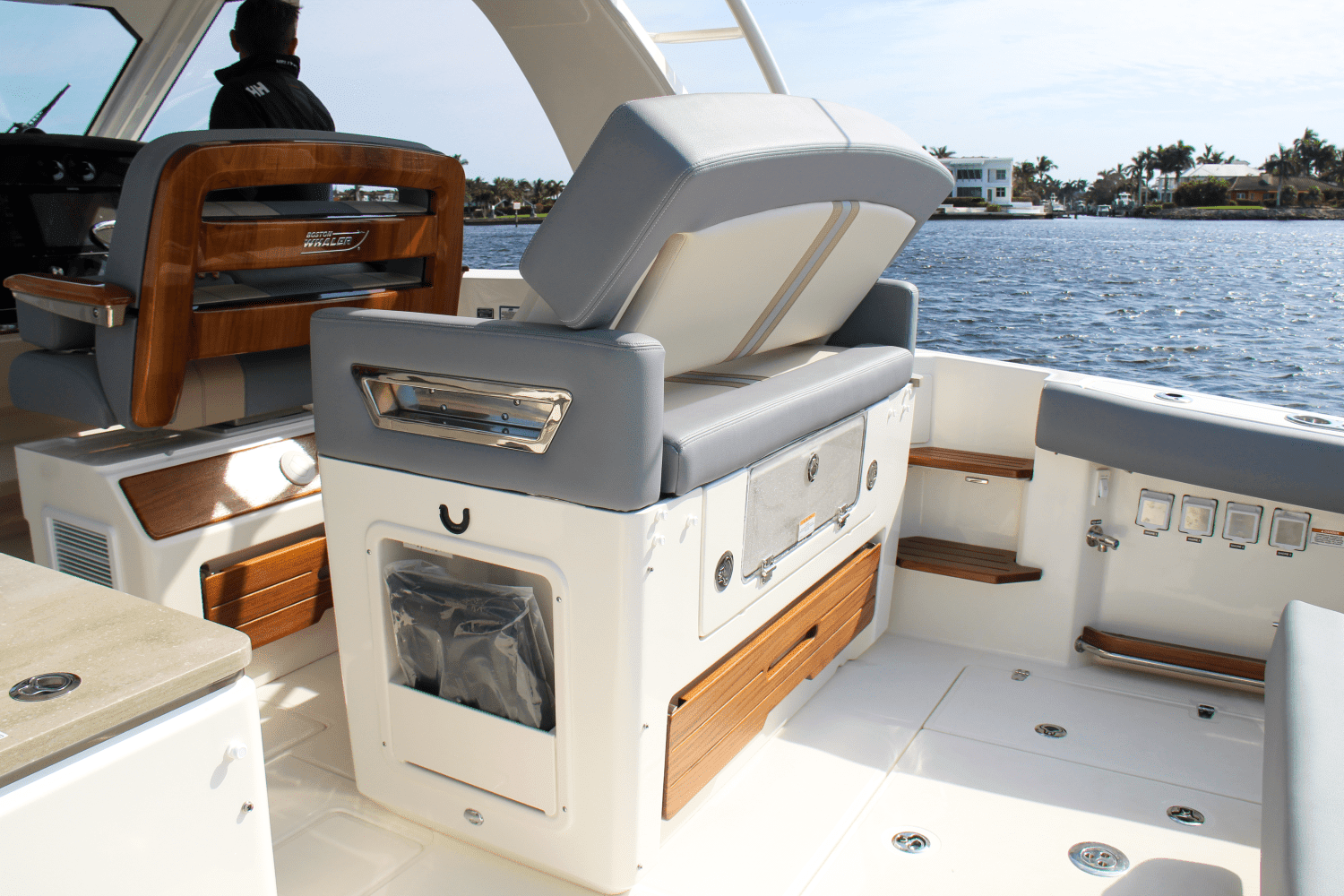 2025 Boston Whaler 380 Realm Image Thumbnail #68