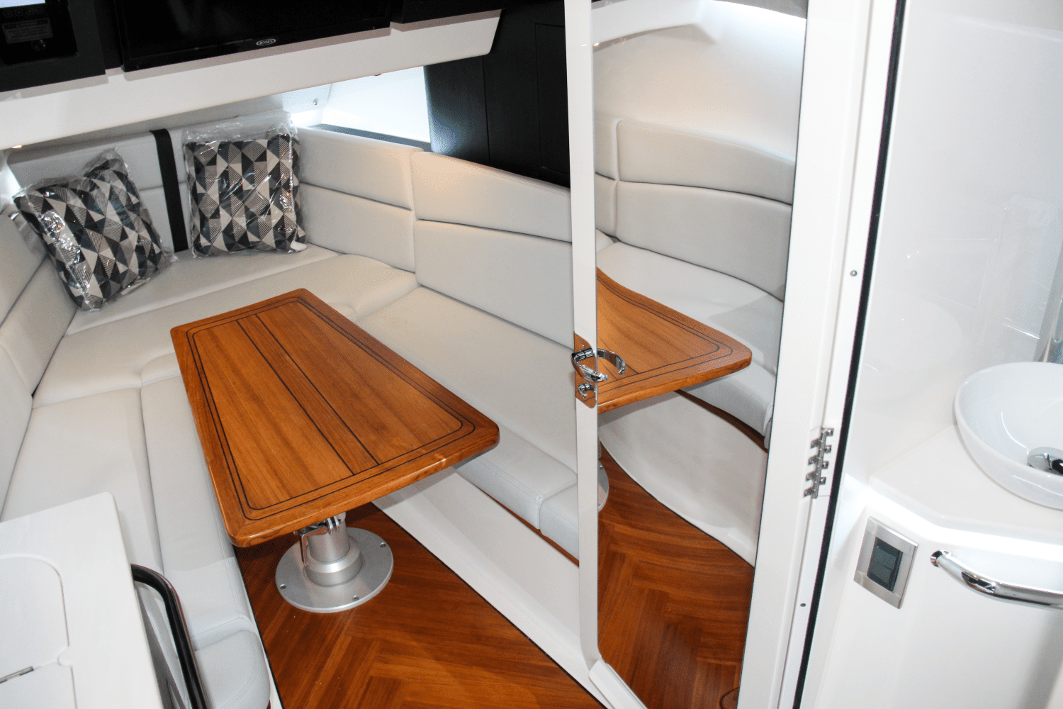 2025 Boston Whaler 380 Realm Image Thumbnail #55