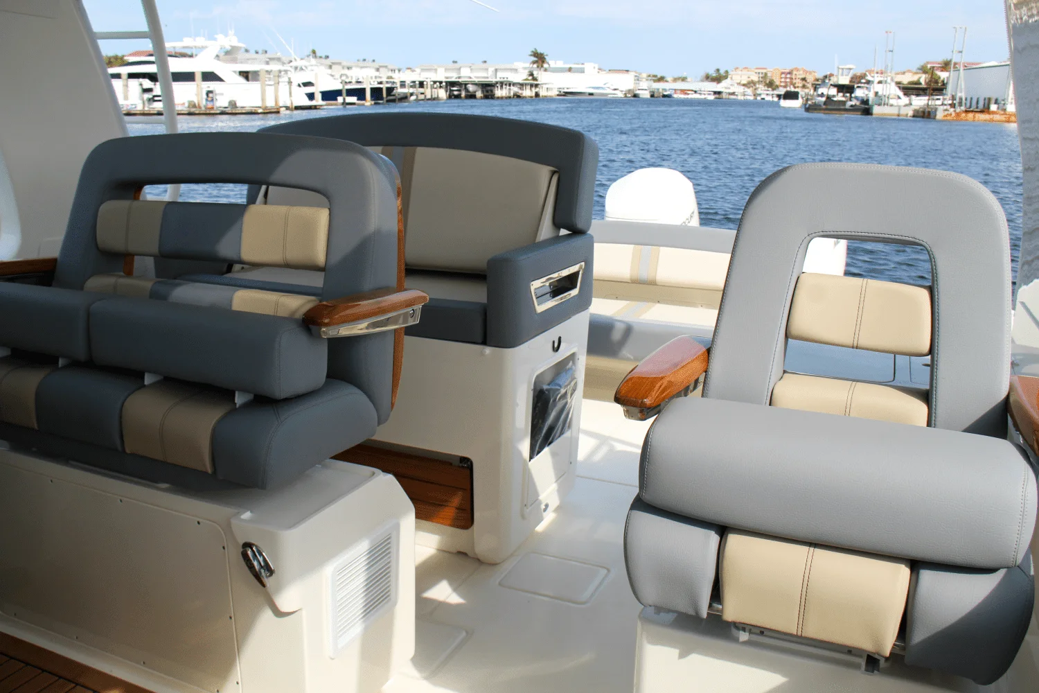 2025 Boston Whaler 380 Realm Image Thumbnail #27