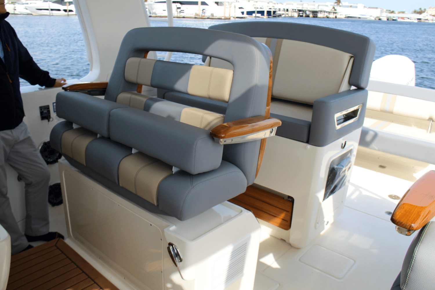 2025 Boston Whaler 380 Realm Image Thumbnail #26