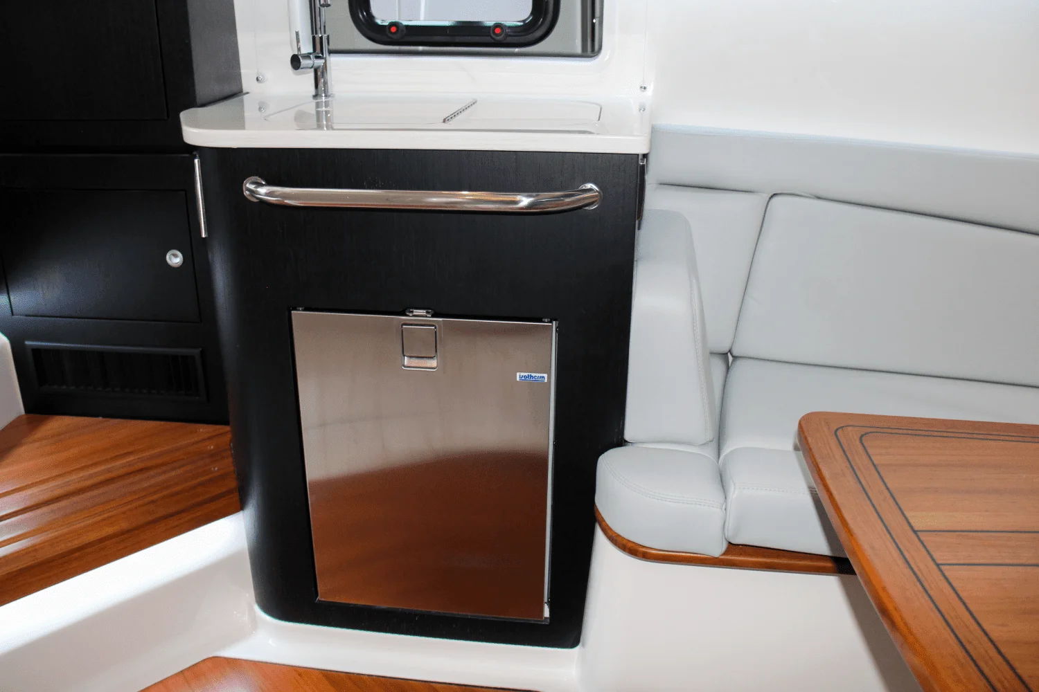 2025 Boston Whaler 380 Realm Image Thumbnail #51