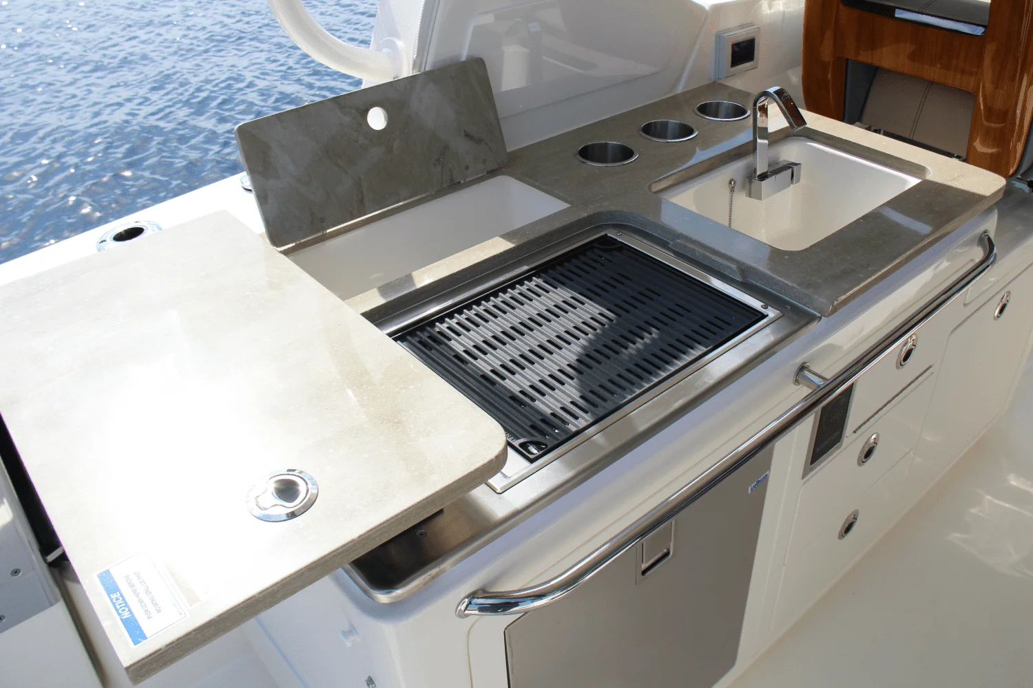 2025 Boston Whaler 380 Realm Image Thumbnail #31