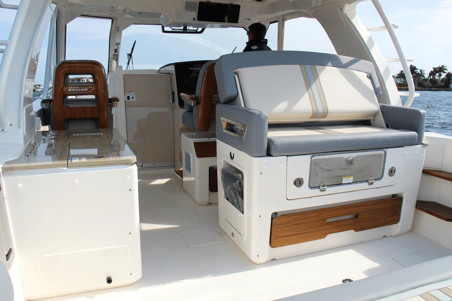 2025 Boston Whaler 380 Realm Image Thumbnail #17