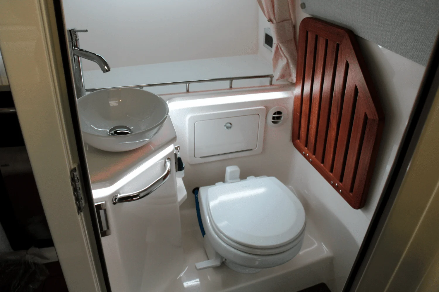 2025 Boston Whaler 380 Realm Image Thumbnail #54