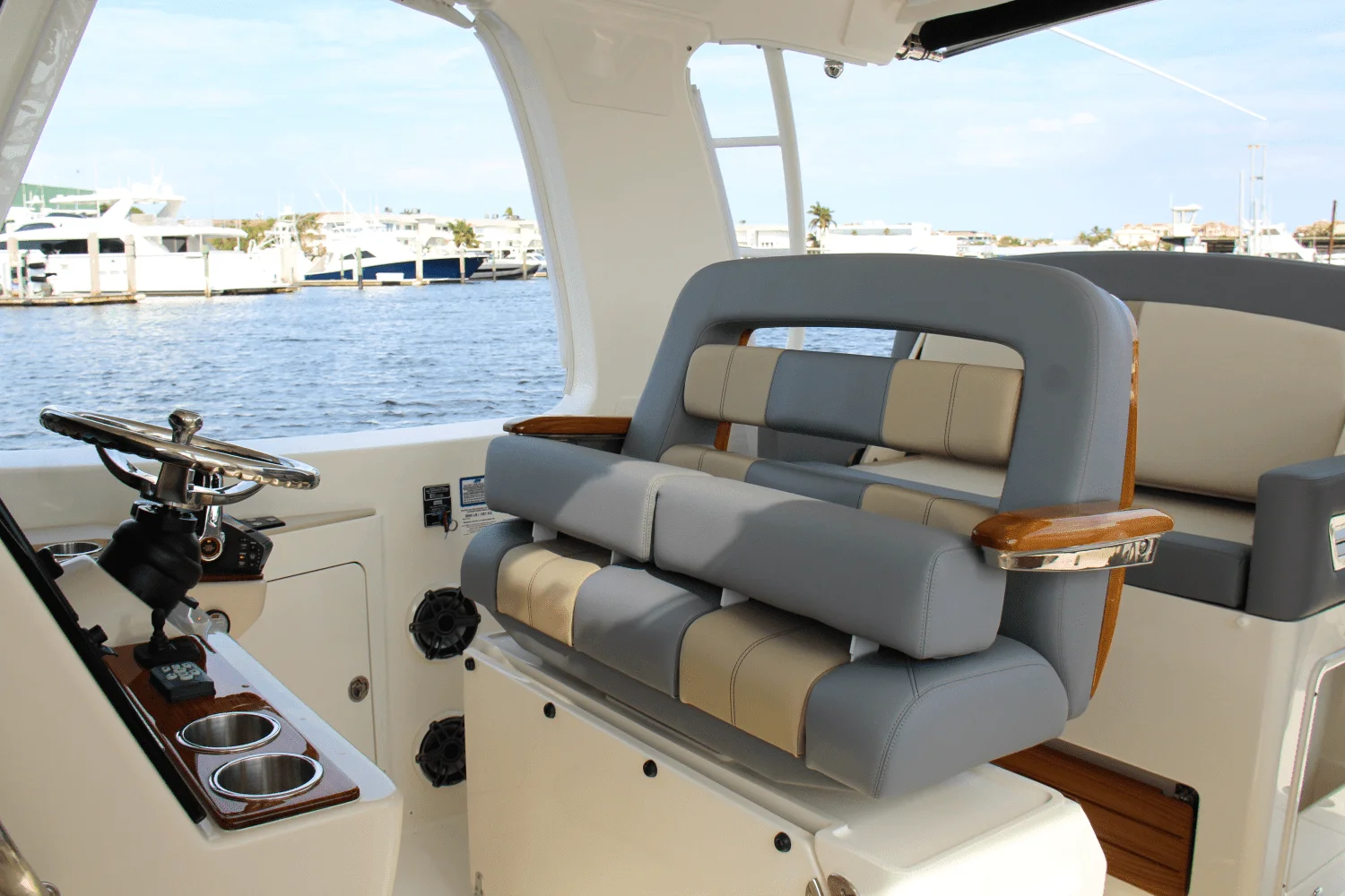 2025 Boston Whaler 380 Realm Image Thumbnail #35