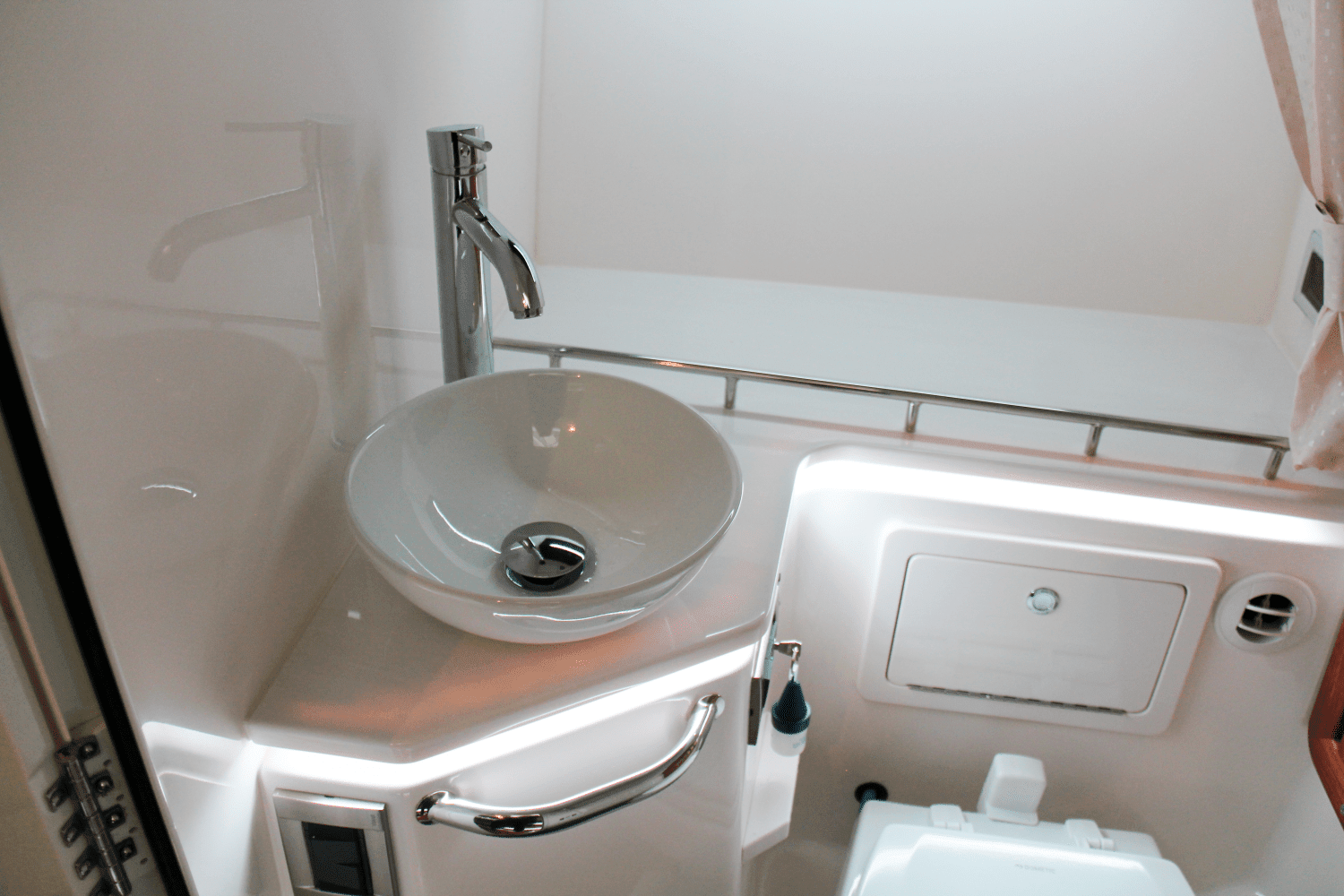 2025 Boston Whaler 380 Realm Image Thumbnail #53