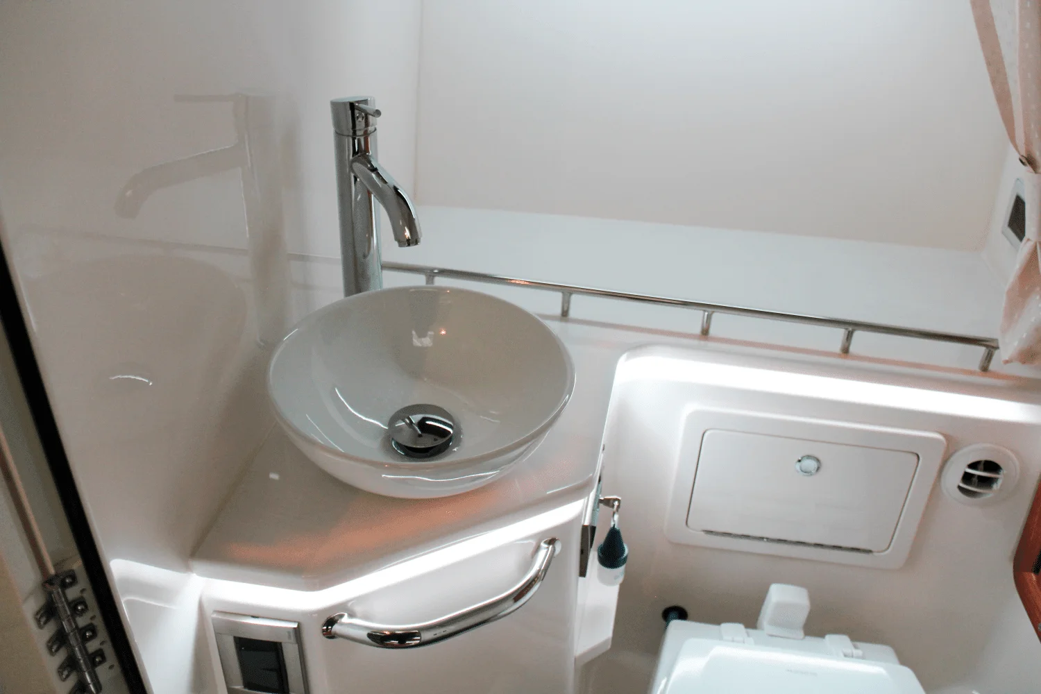 2025 Boston Whaler 380 Realm Image Thumbnail #53