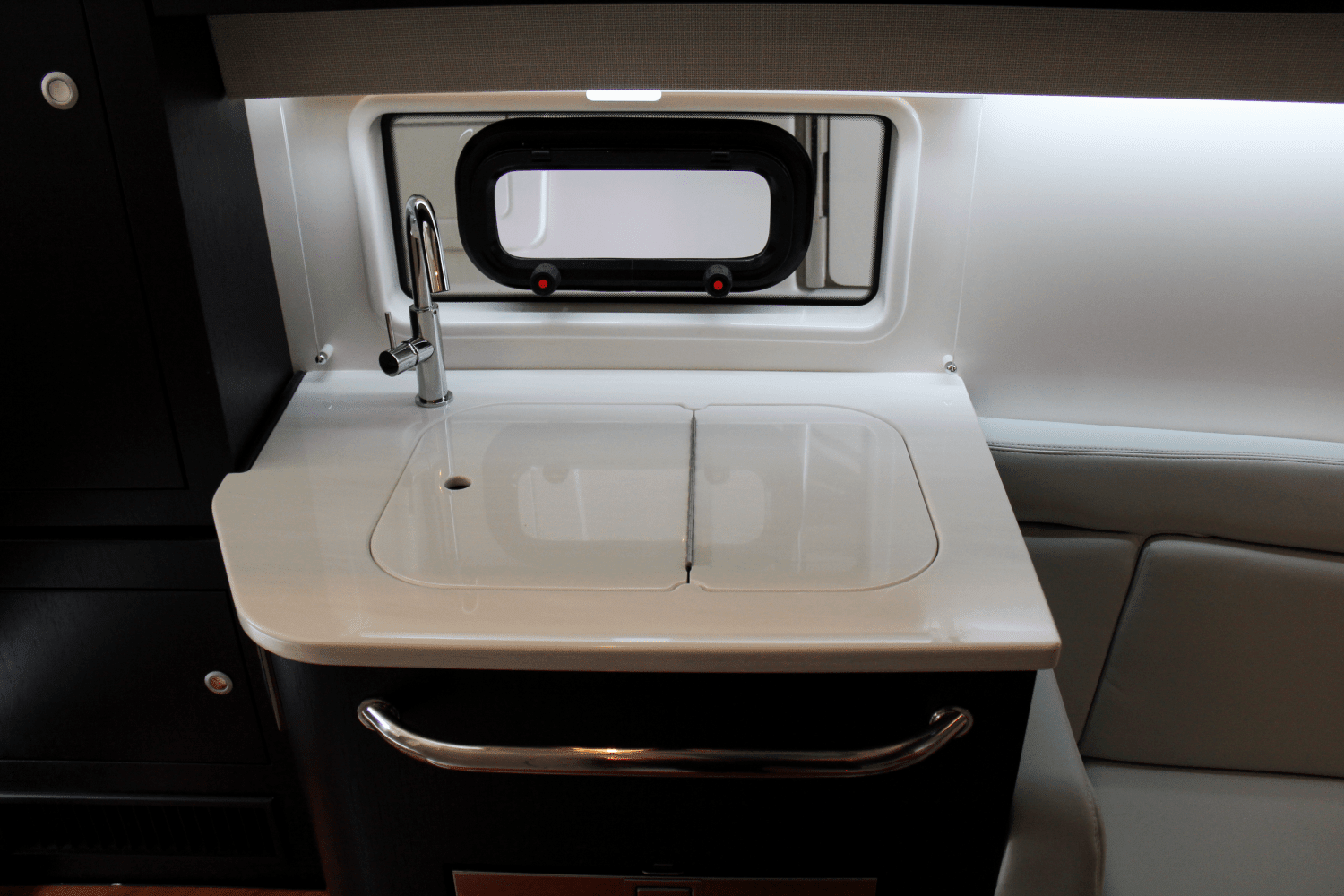 2025 Boston Whaler 380 Realm Image Thumbnail #49