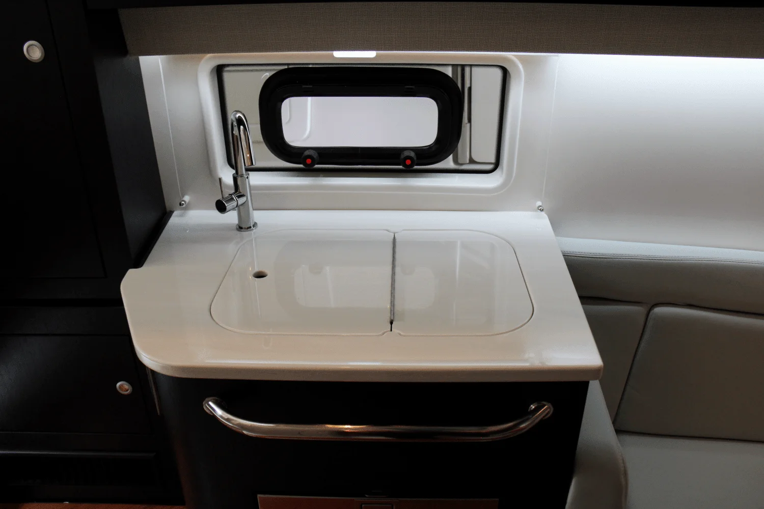 2025 Boston Whaler 380 Realm Image Thumbnail #49