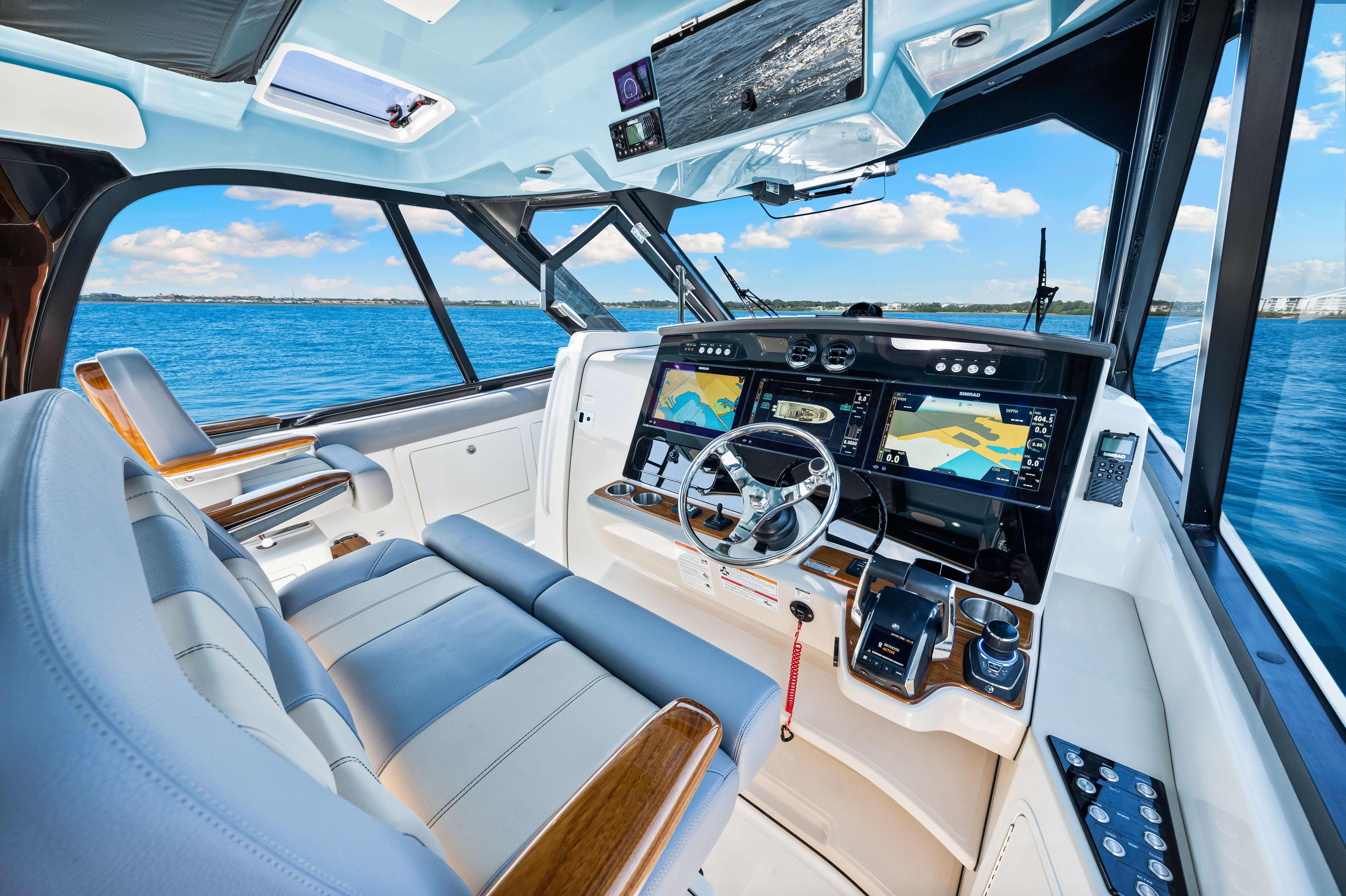 2025 Boston Whaler 380 Realm Image Thumbnail #40