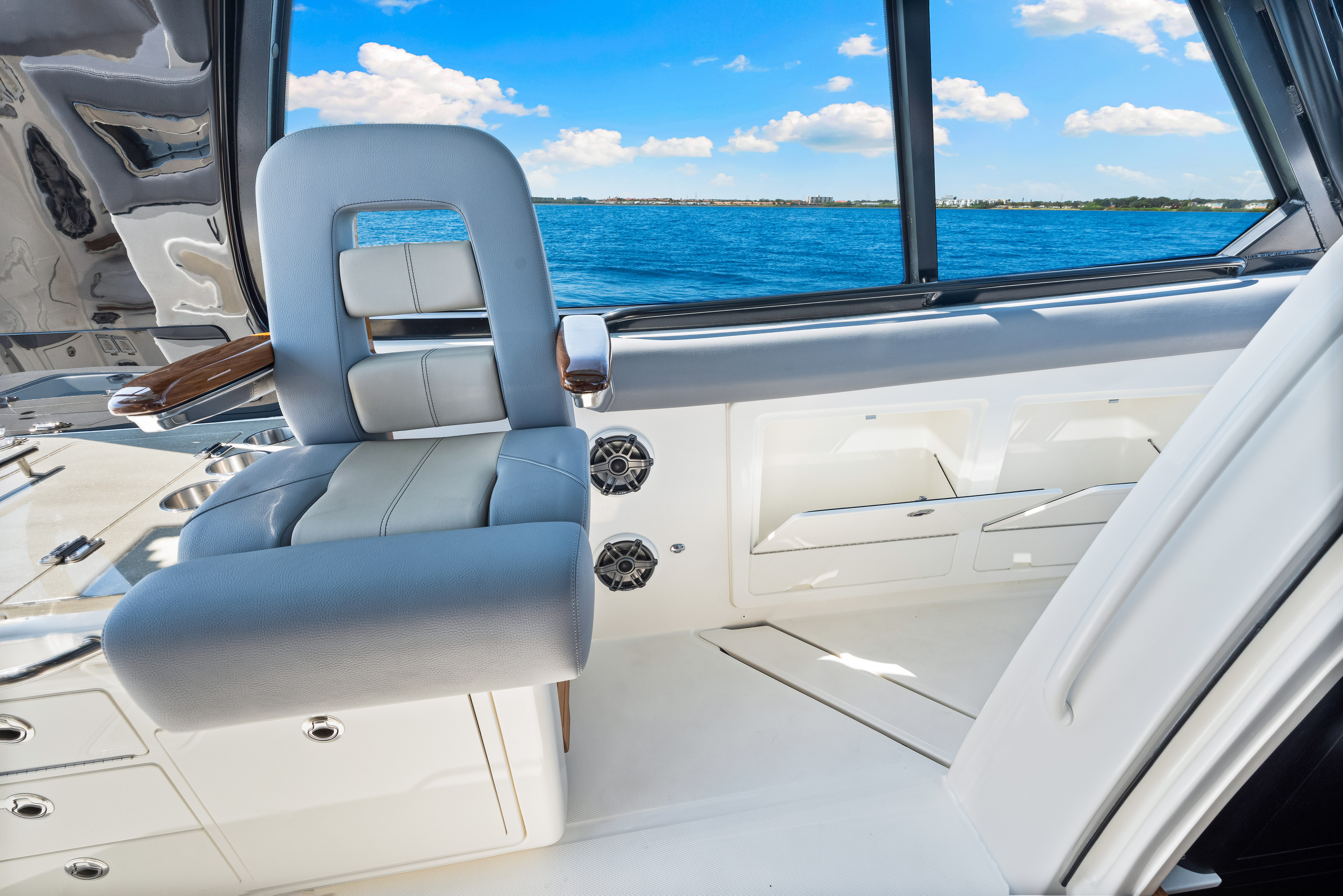 2025 Boston Whaler 380 Realm Image Thumbnail #43