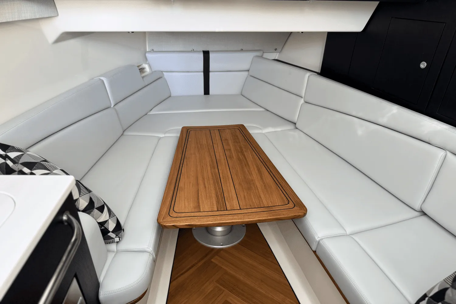 2025 Boston Whaler 380 Realm Image Thumbnail #23