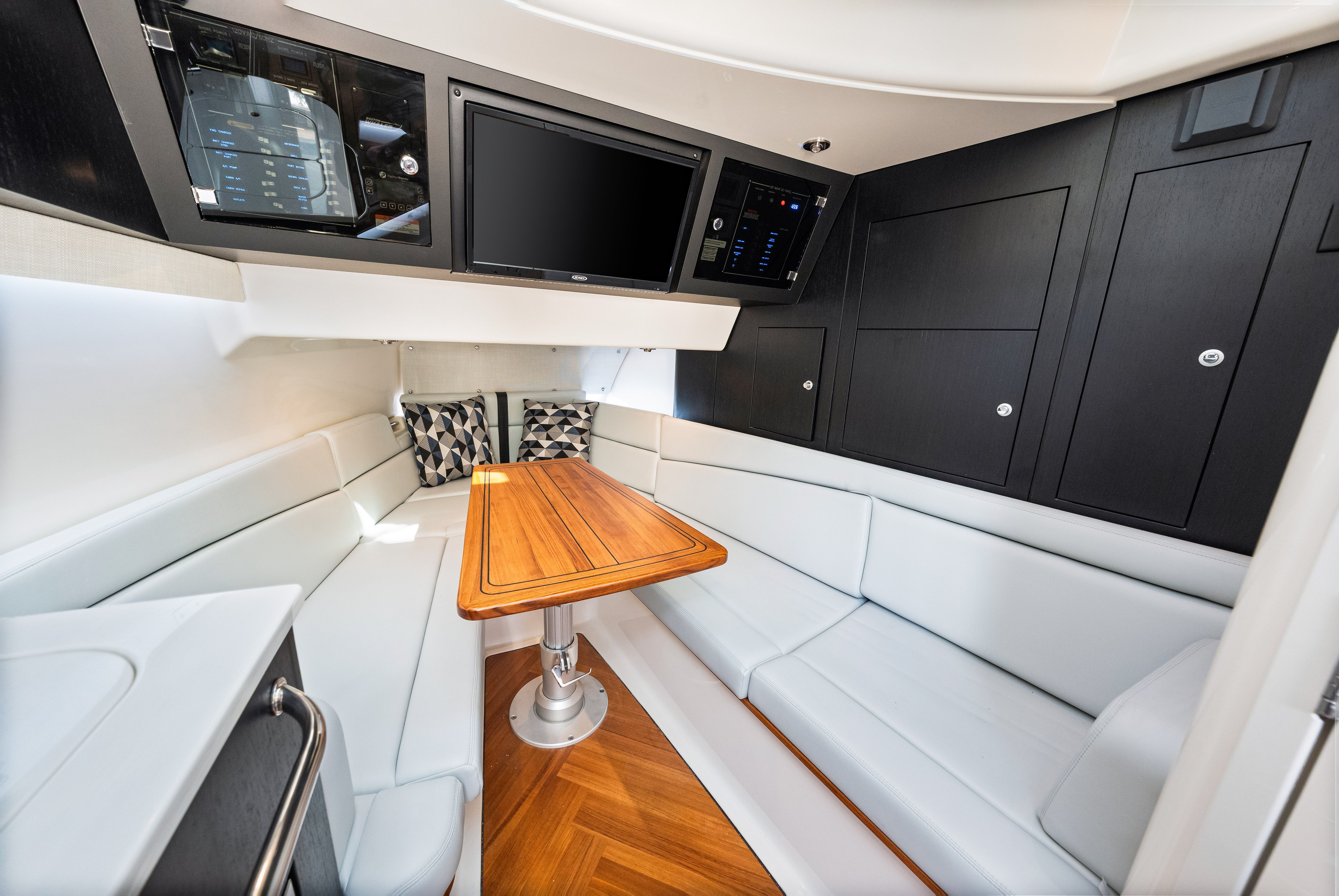 2025 Boston Whaler 380 Realm Image Thumbnail #53