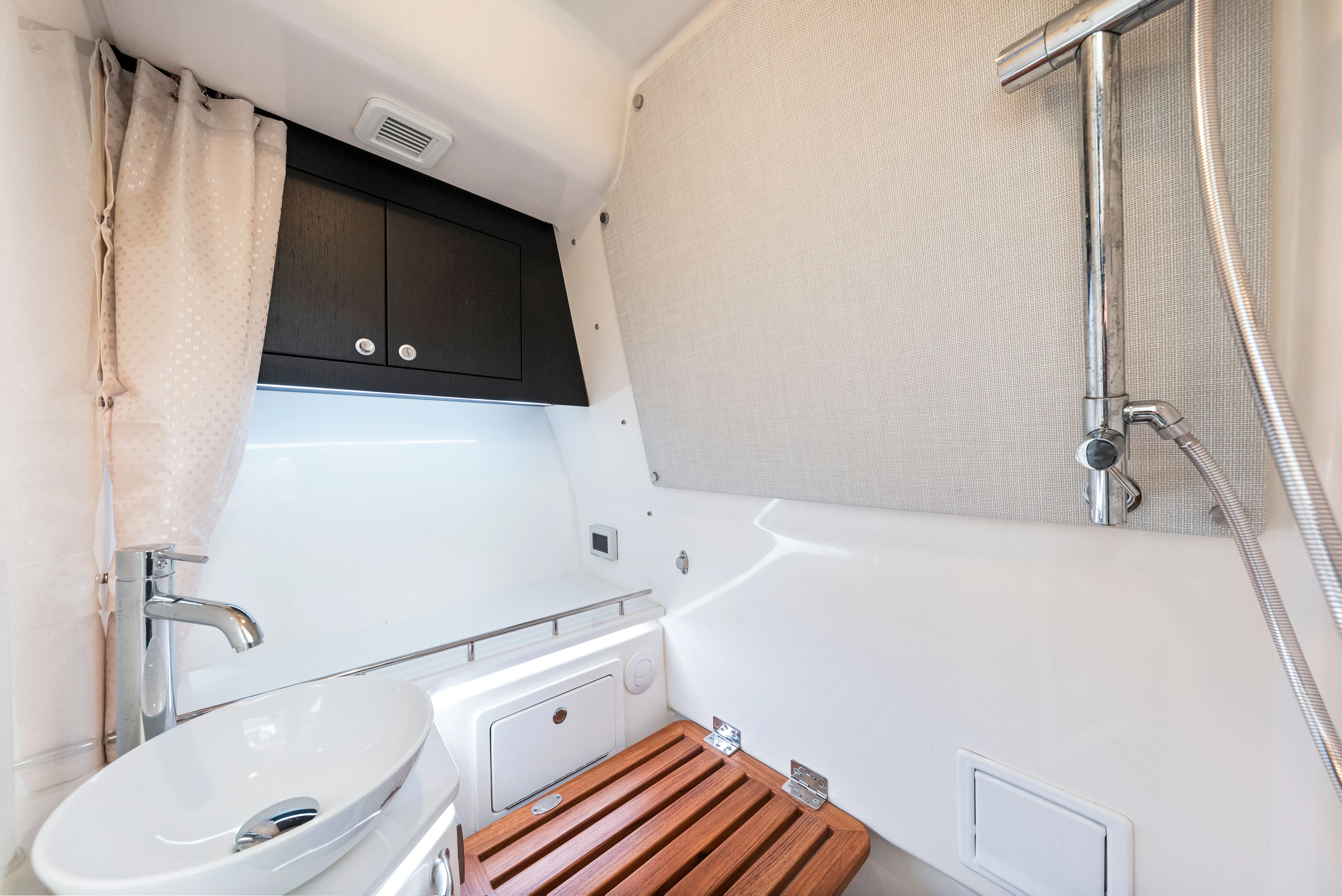 2025 Boston Whaler 380 Realm Image Thumbnail #55