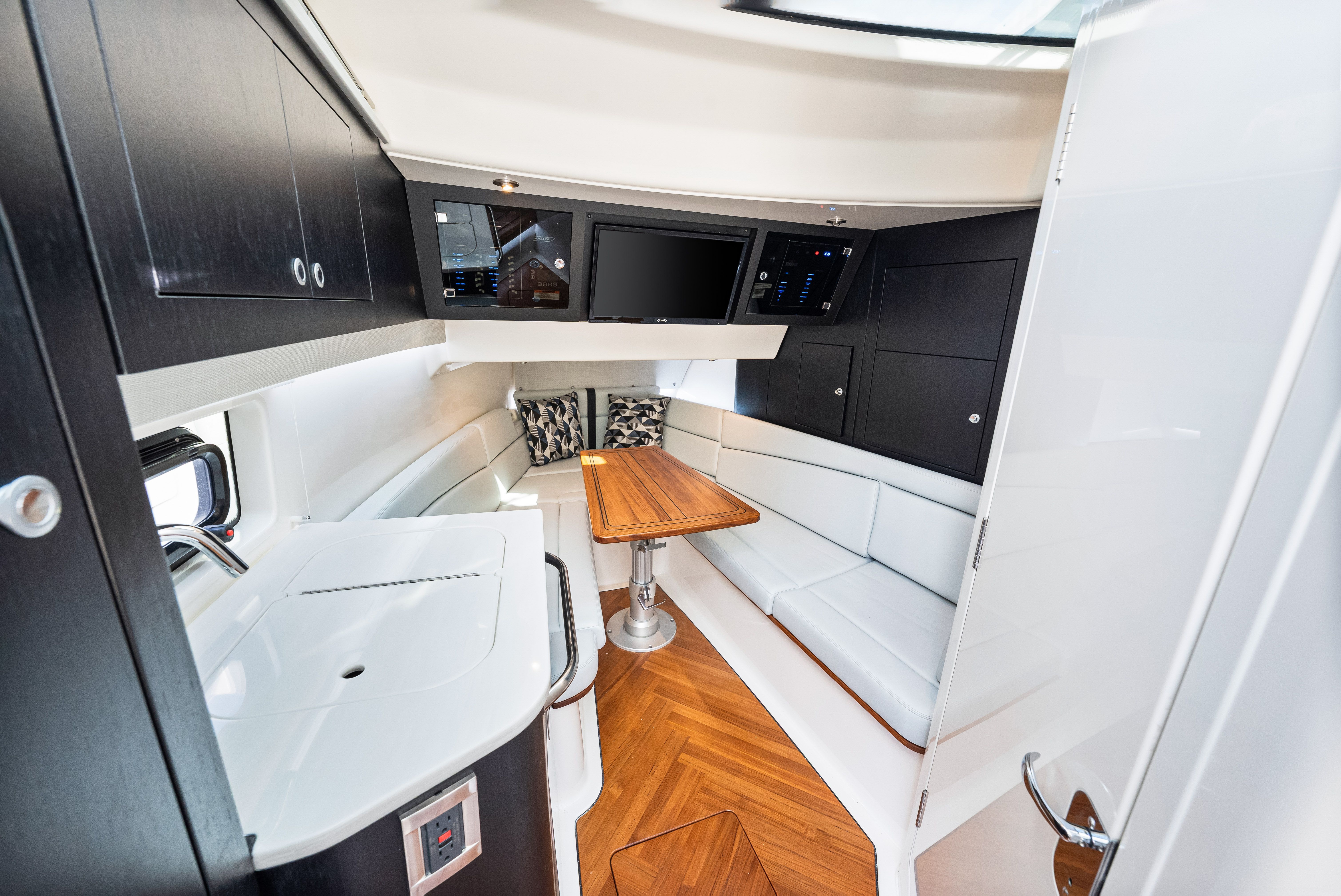 2025 Boston Whaler 380 Realm Image Thumbnail #52