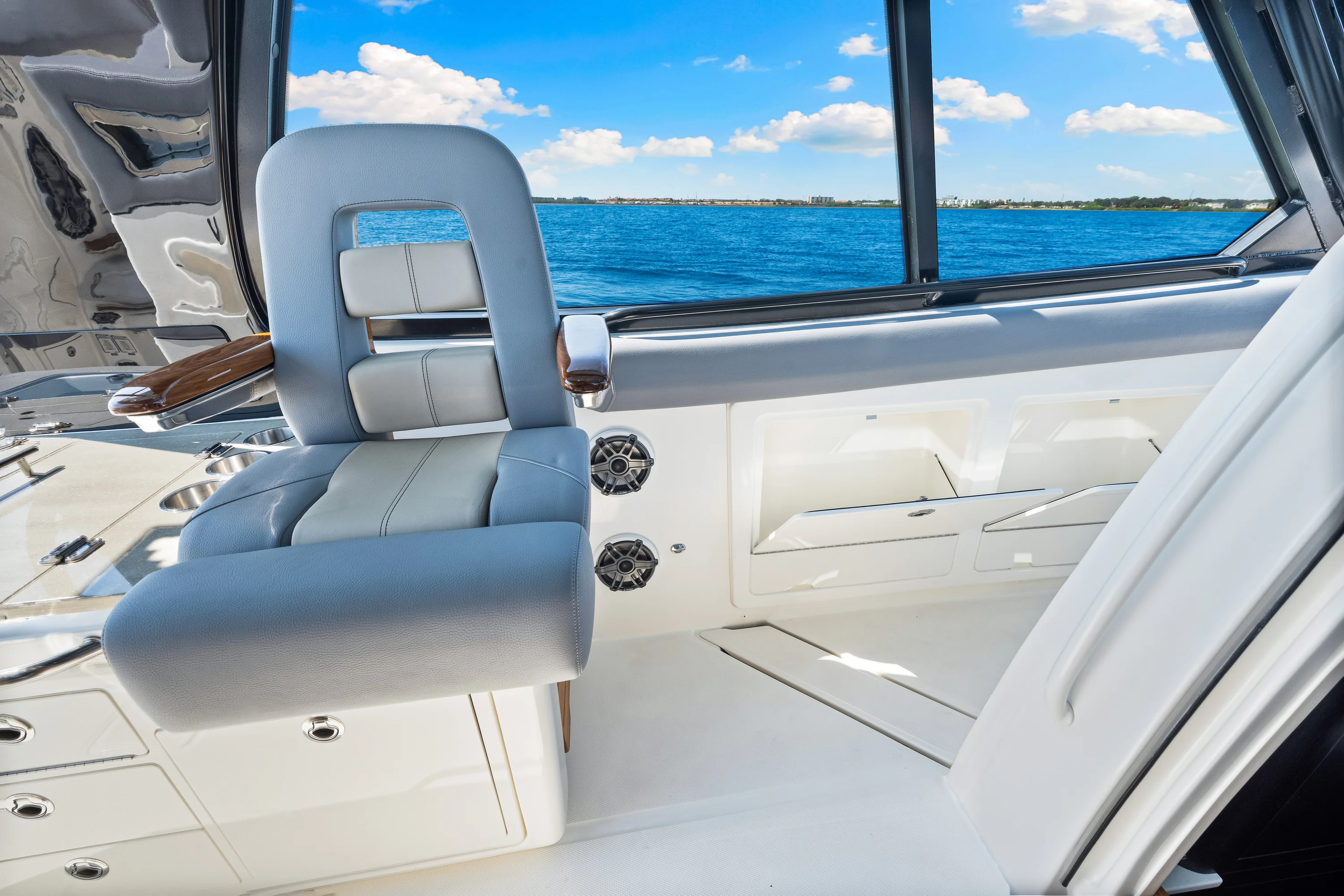 2025 Boston Whaler 380 Realm Image Thumbnail #43