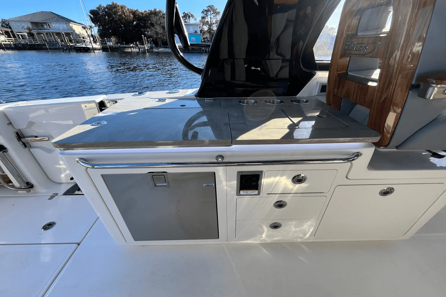 2025 Boston Whaler 380 Realm Image Thumbnail #21